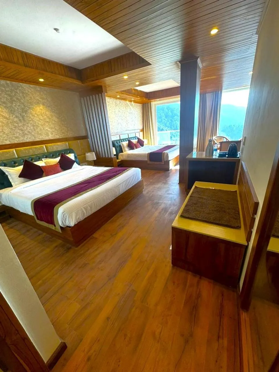 Living room, Bed in The Retreat Mashobra, Shimla