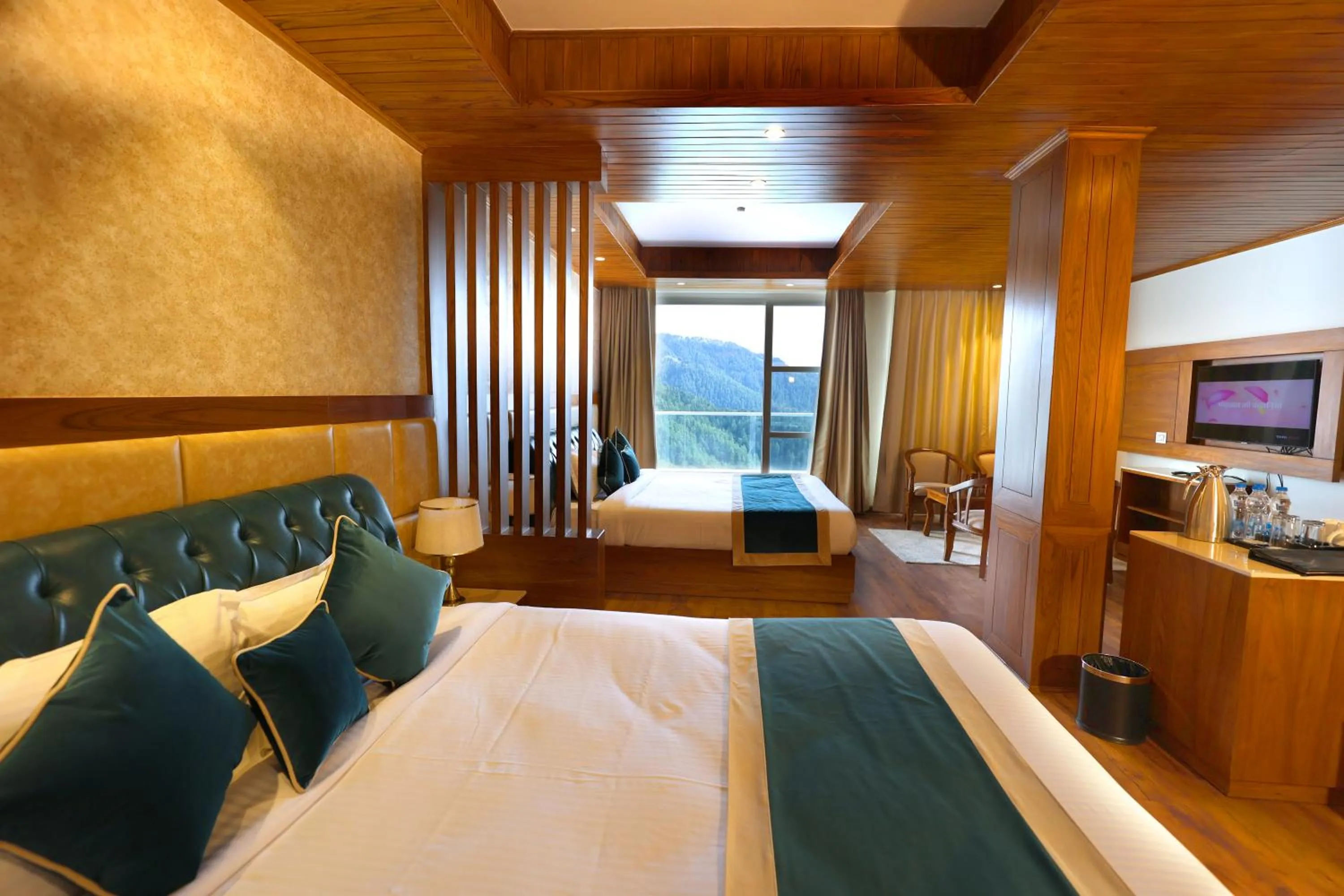 Family, Bed in The Retreat Mashobra, Shimla