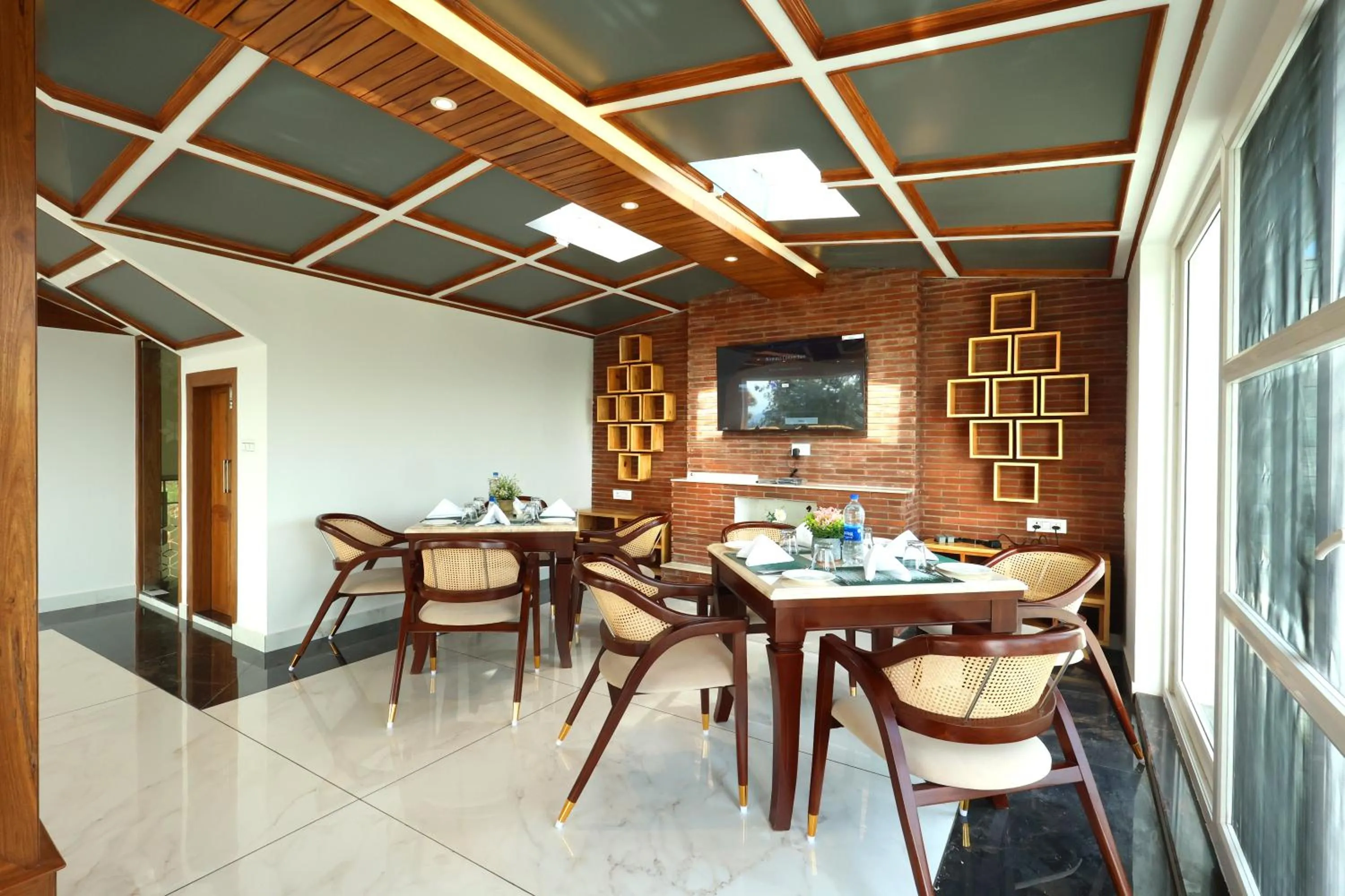 Restaurant/places to eat in The Retreat Mashobra, Shimla