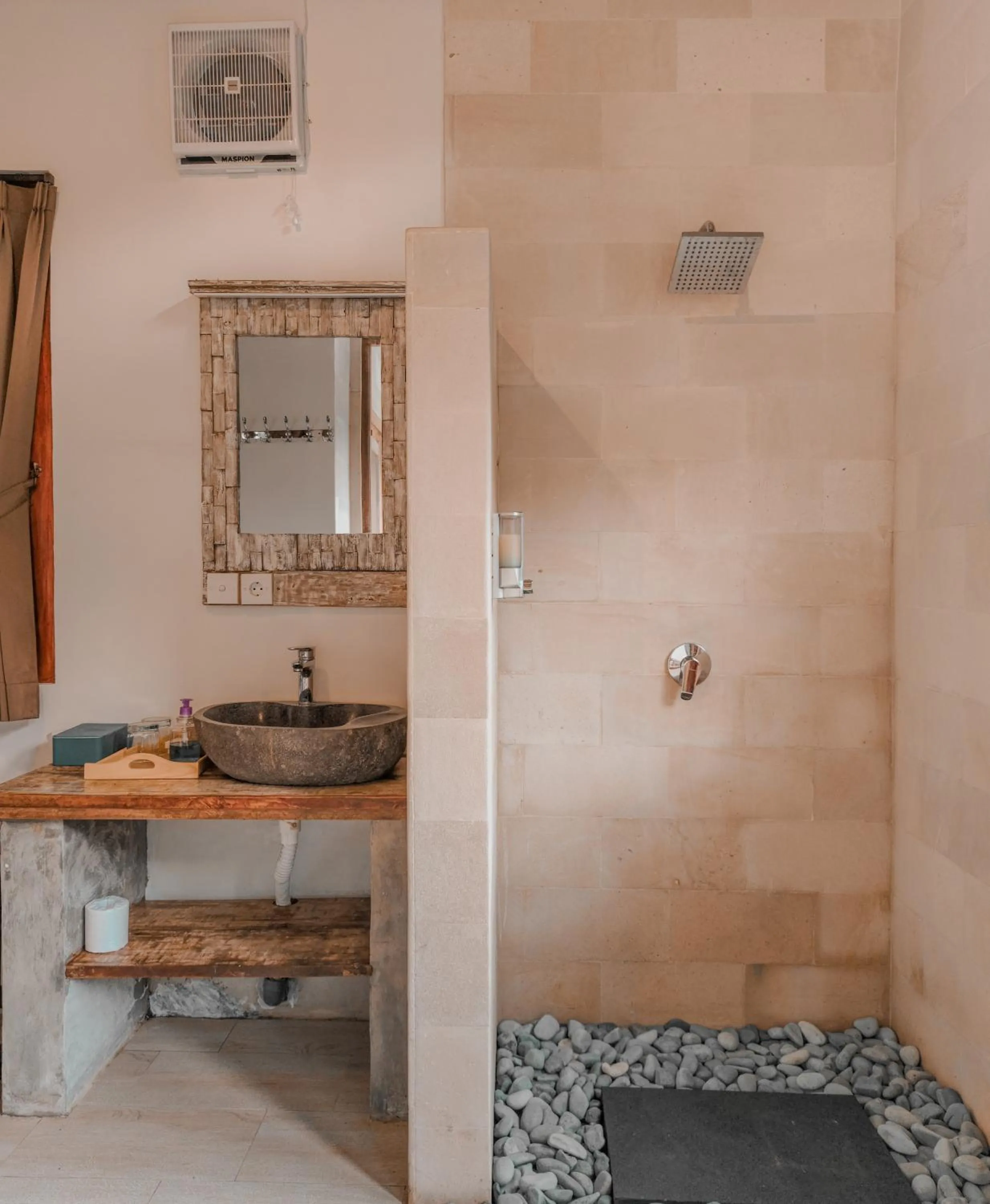 Shower in Gumi Ayu EcoStay