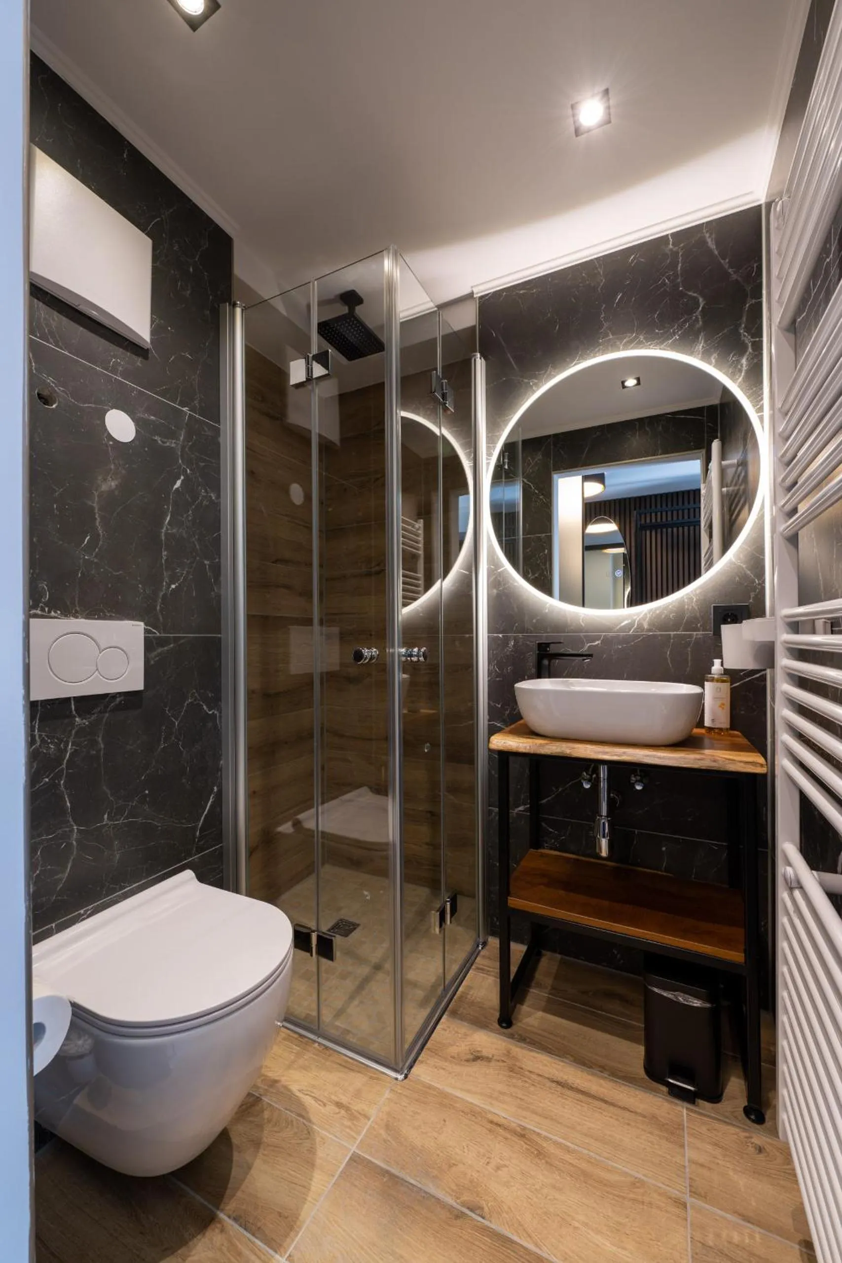 Shower in Hotel Metropol