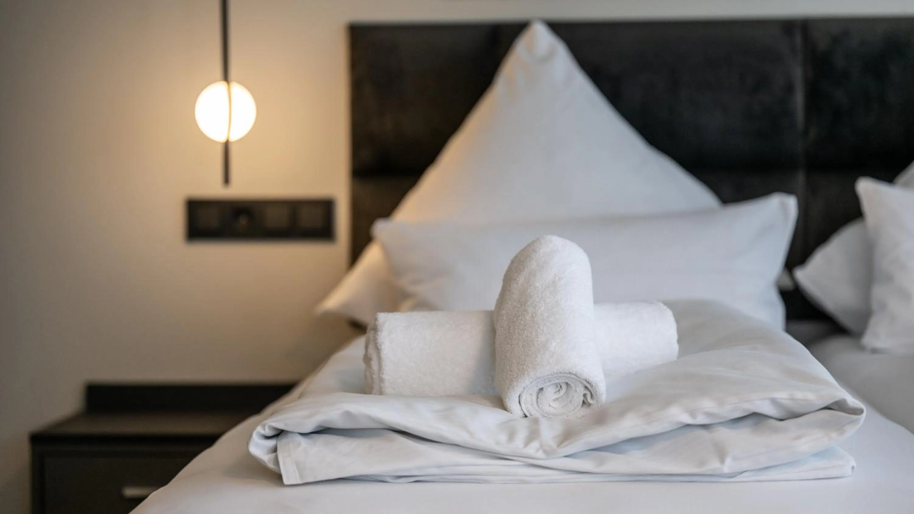 Bed in Hotel Metropol