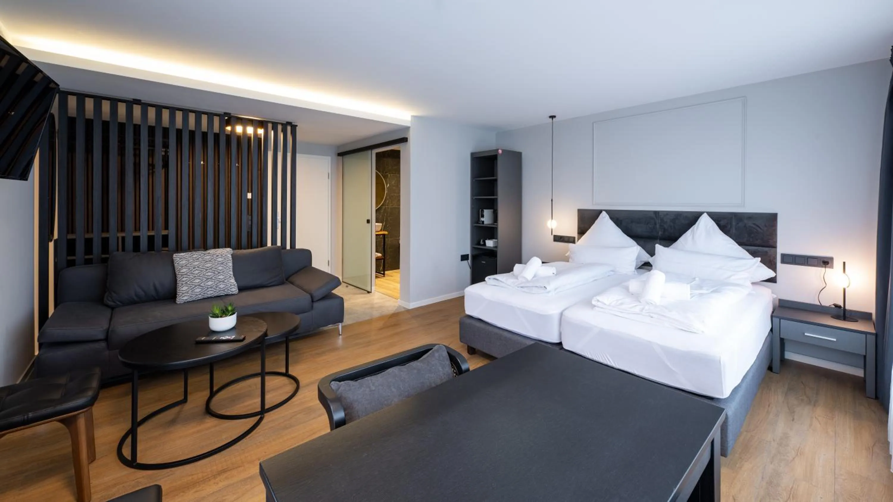 Bed in Hotel Metropol