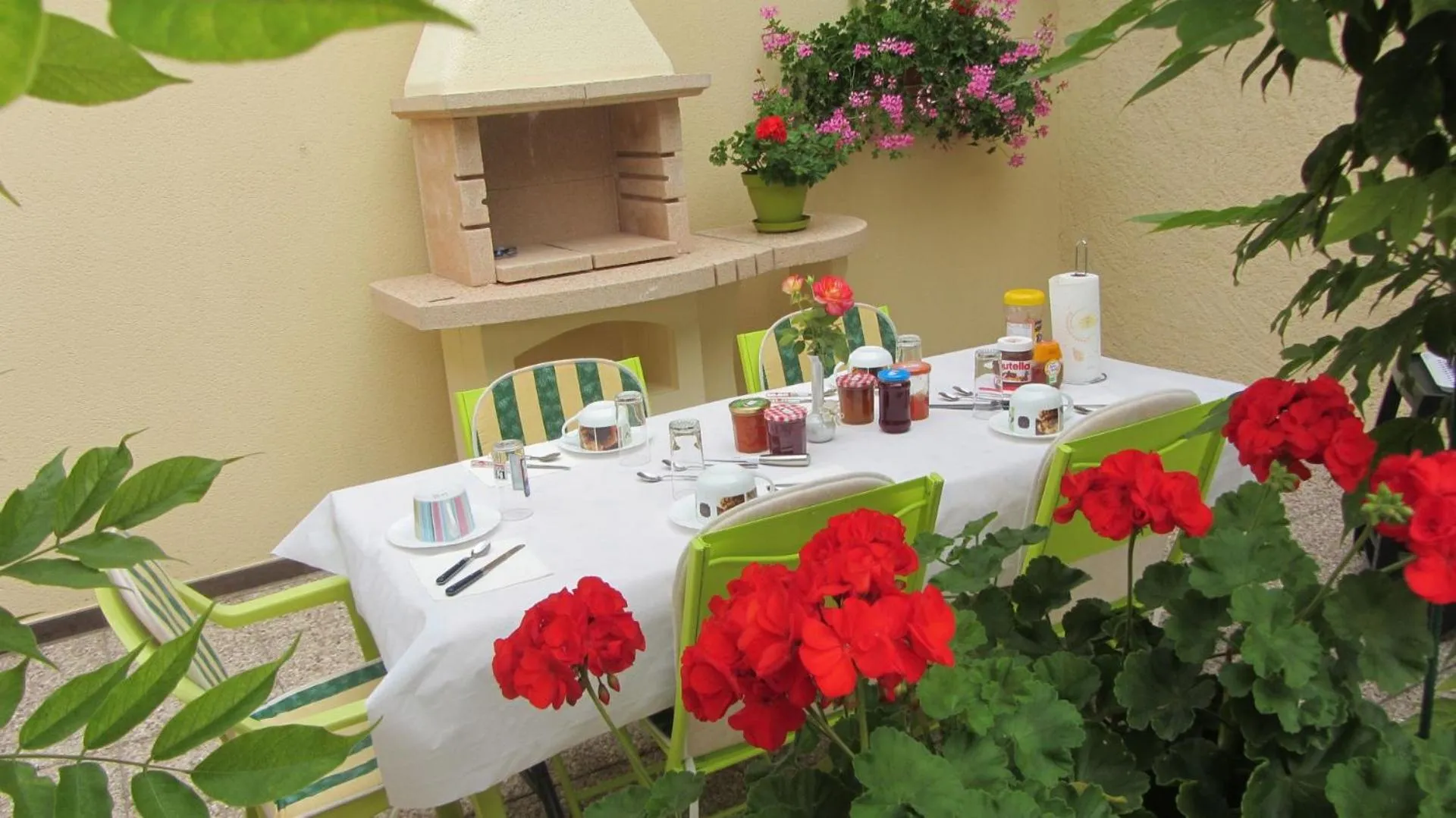 Continental breakfast in Les Glycines