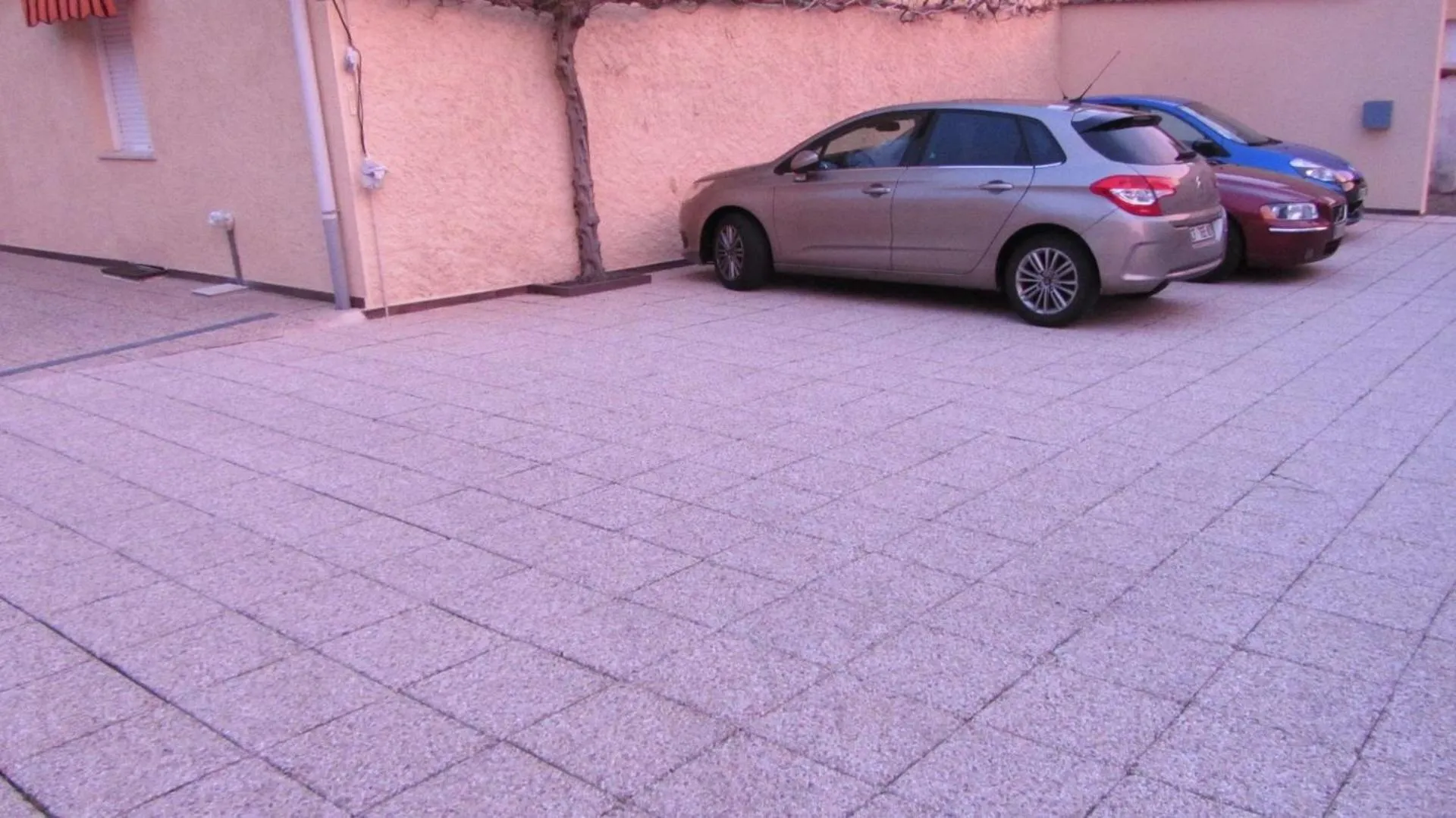 Parking in Les Glycines