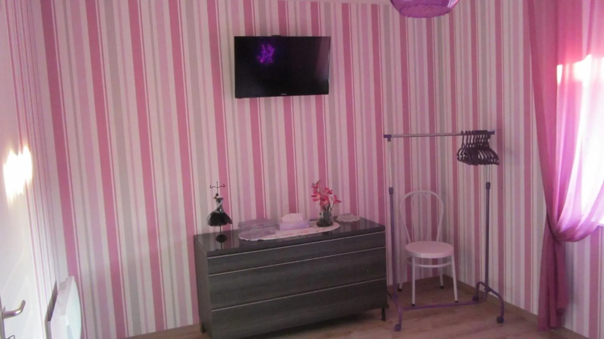 Bedroom in Les Glycines