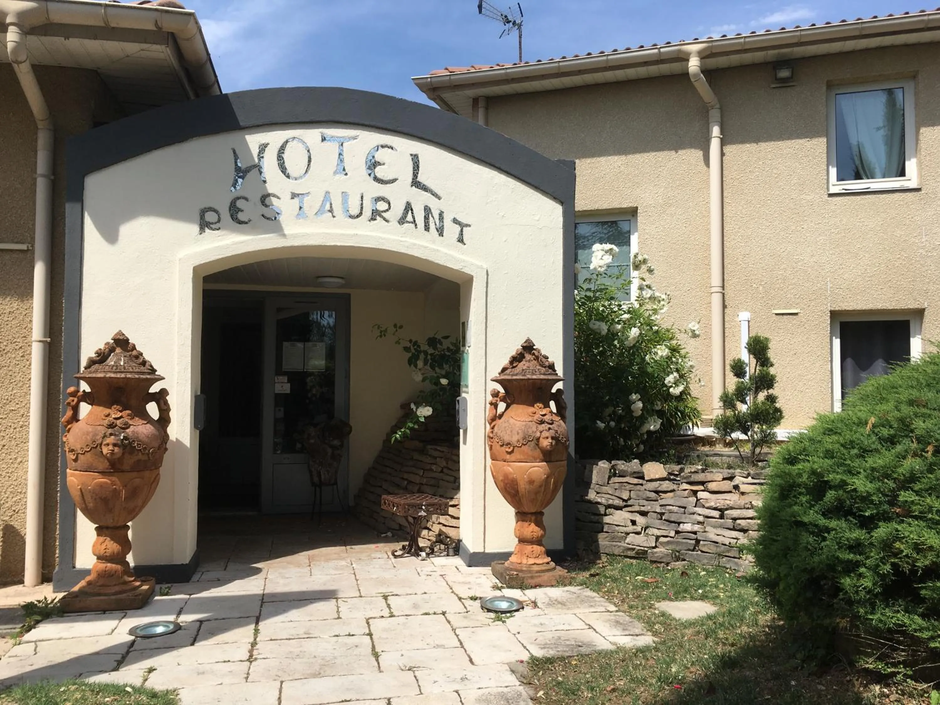 Facade/entrance in La Roselière