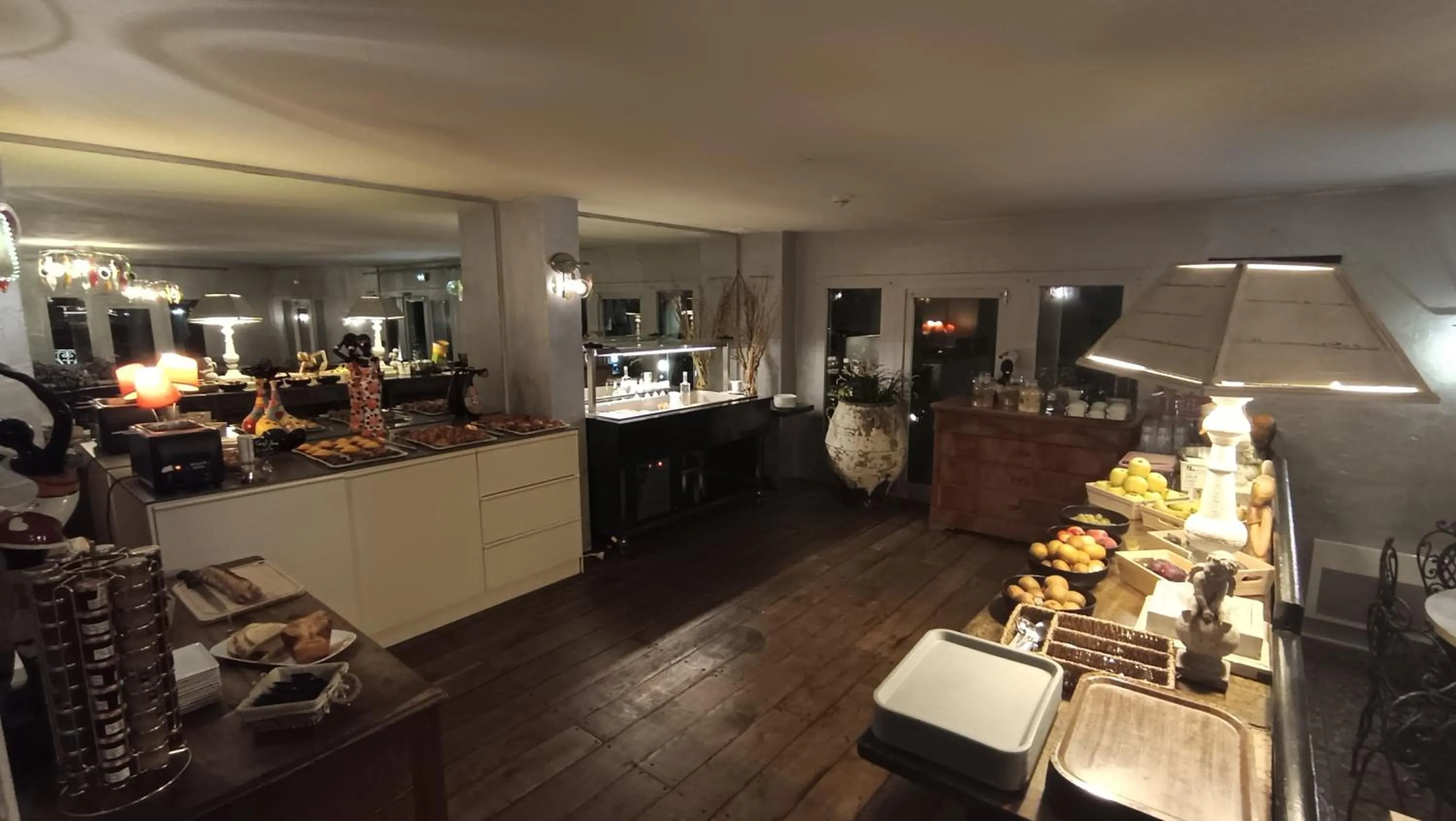 Breakfast in La Roselière