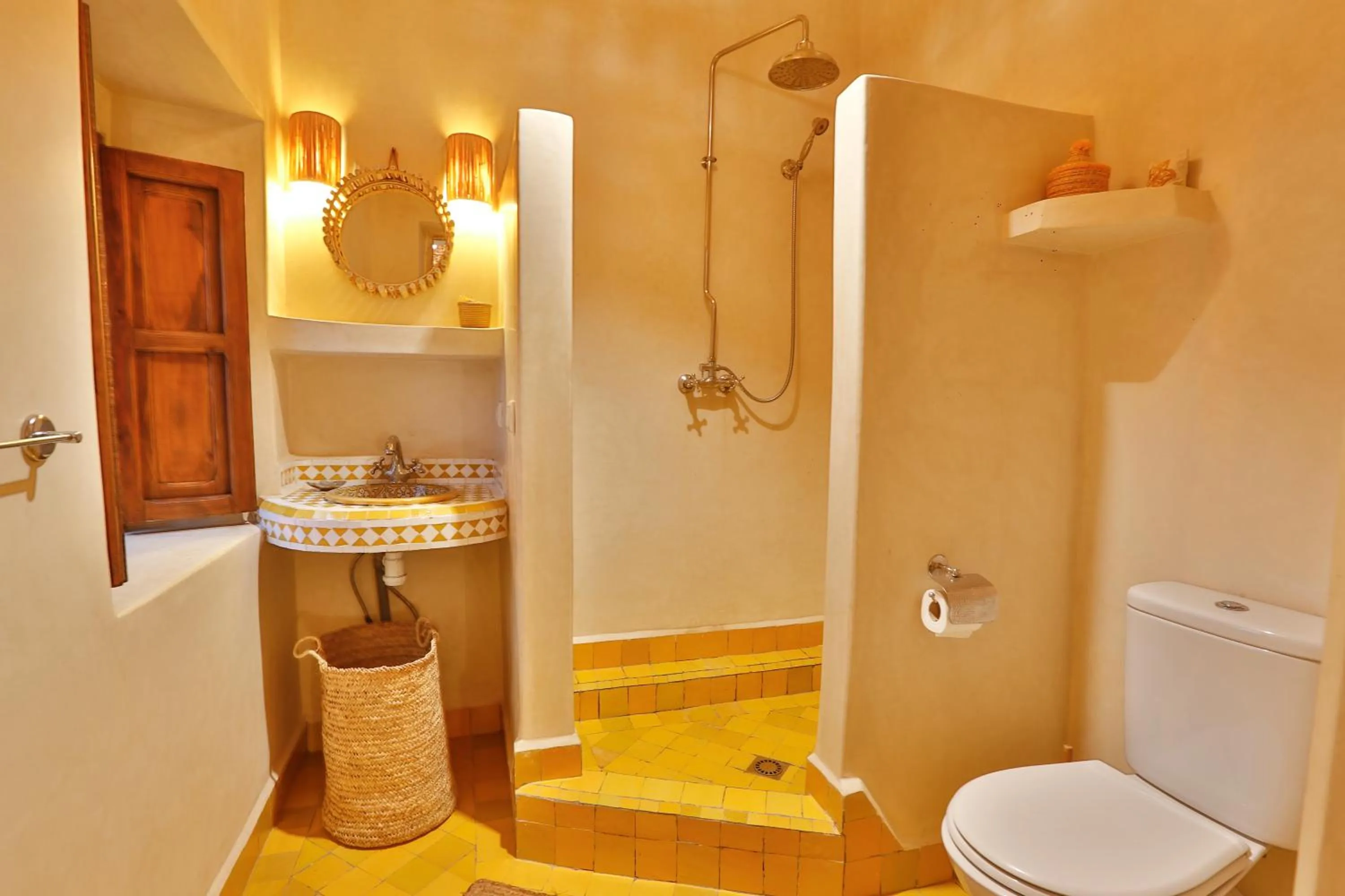 Bathroom in Riad Dada Mouss & Suites