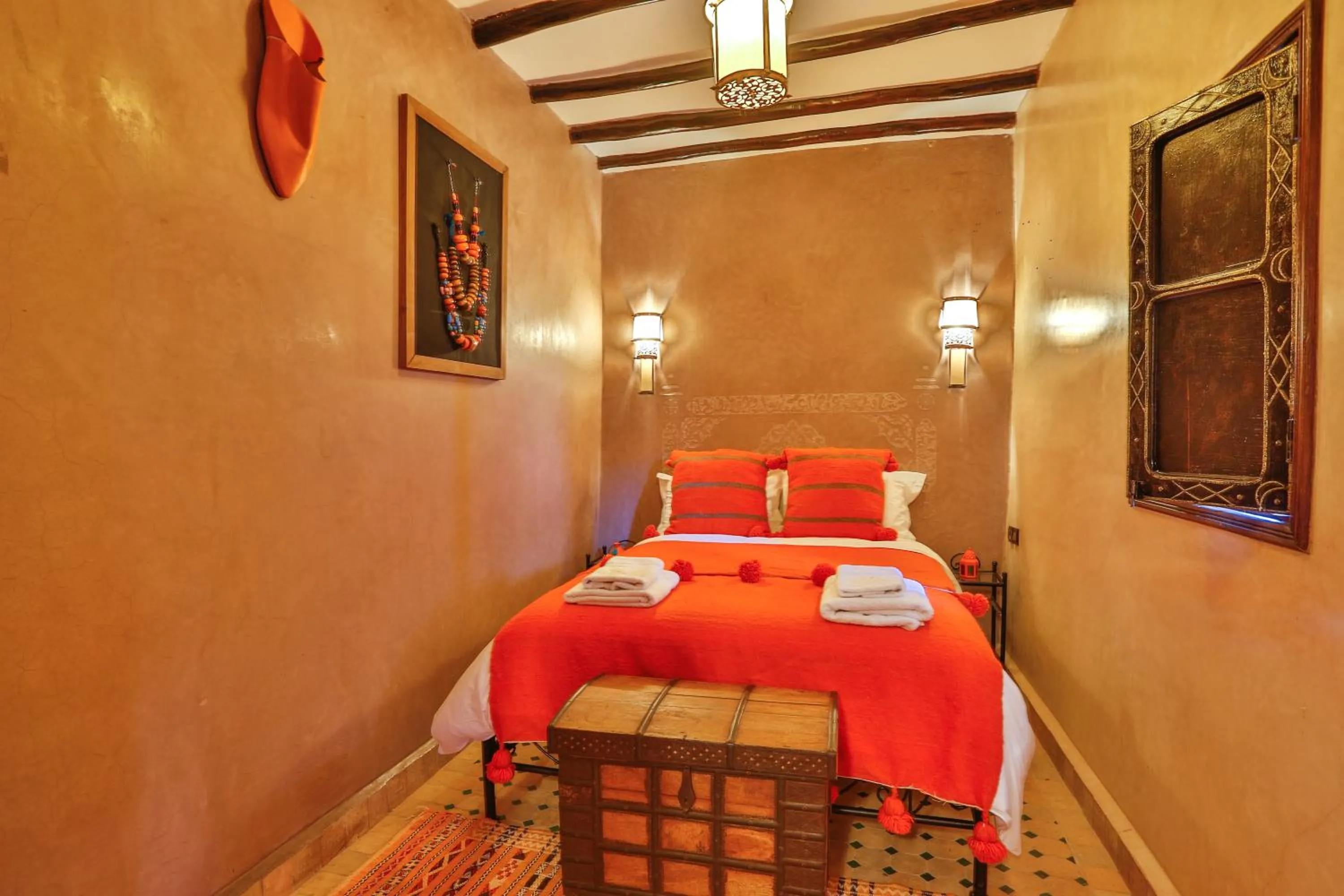 Bedroom, Bed in Riad Dada Mouss & Suites