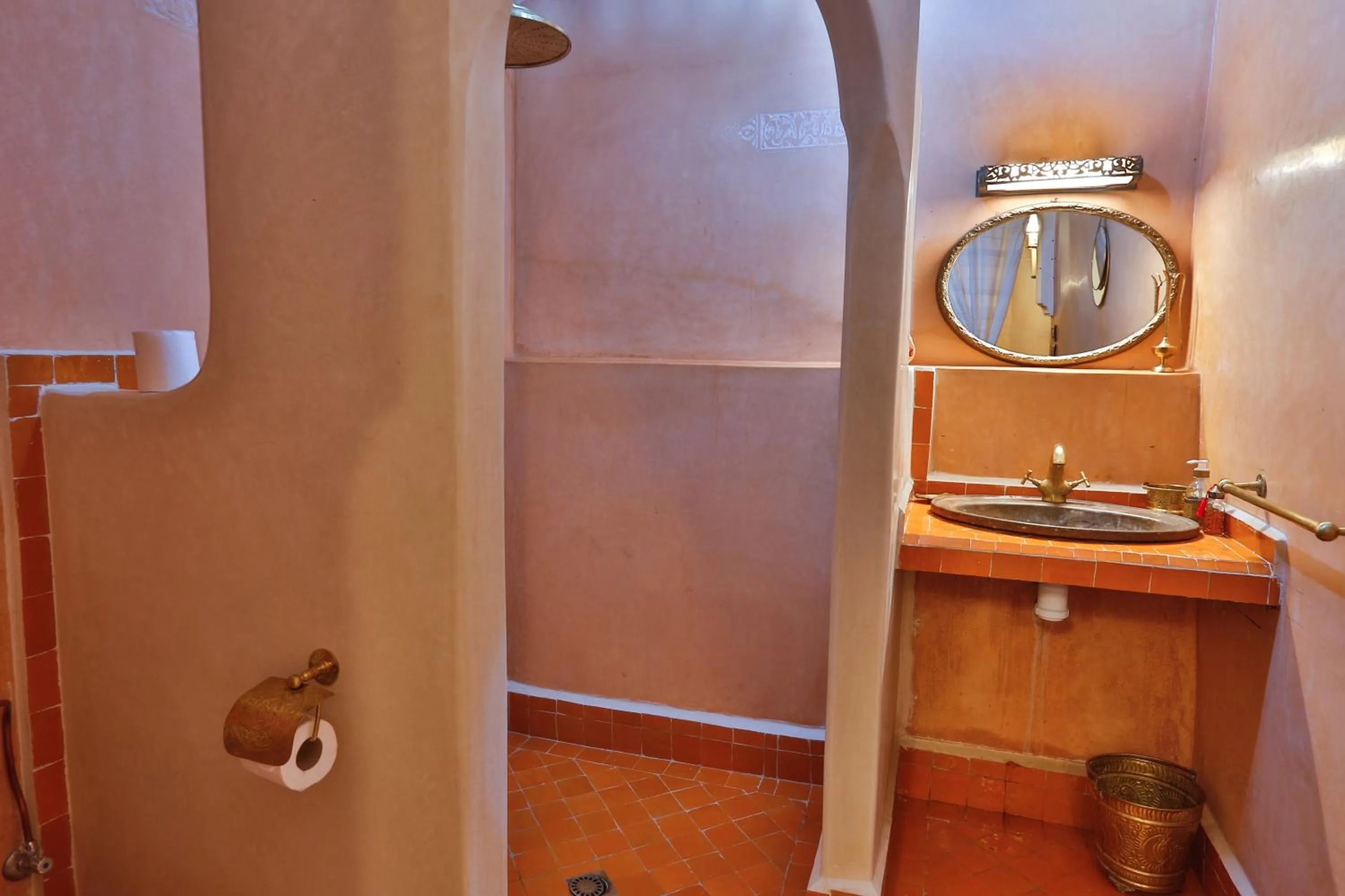 Bathroom in Riad Dada Mouss & Suites