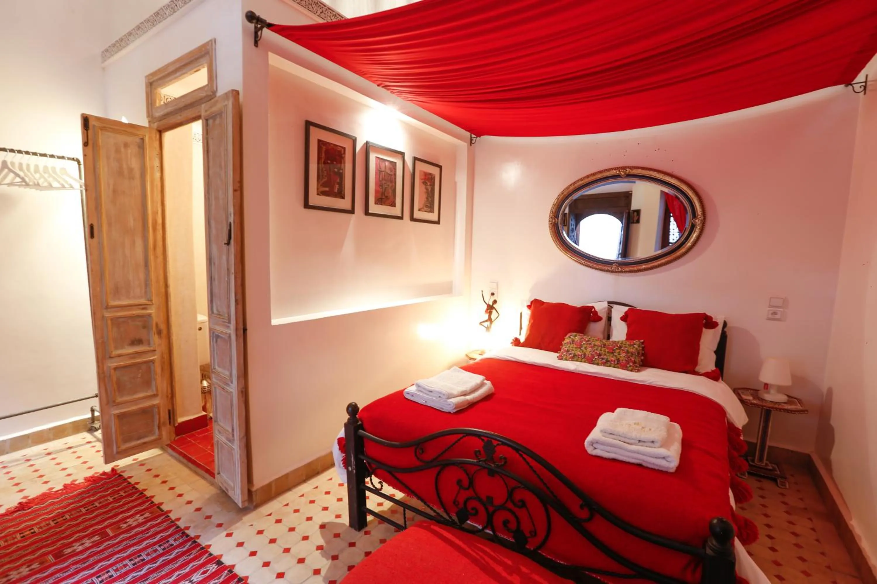 Bedroom, Bed in Riad Dada Mouss & Suites