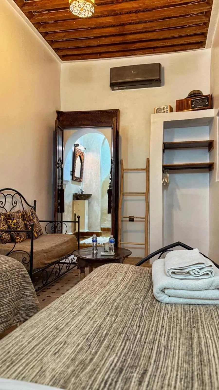 Bed in Riad Dada Mouss & Suites