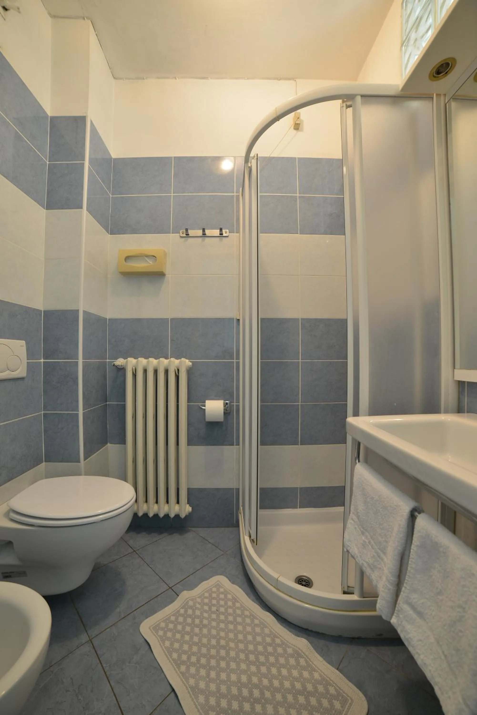 Shower in Hotel Rosalia