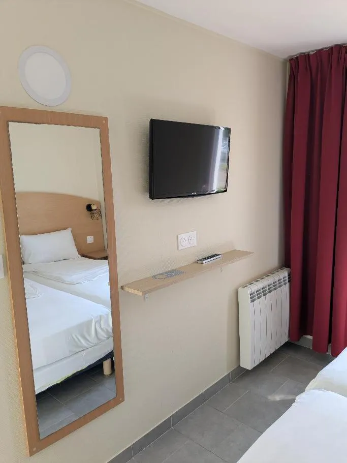 TV and multimedia, Bed in initial by balladins Roissy / Saint-Mard