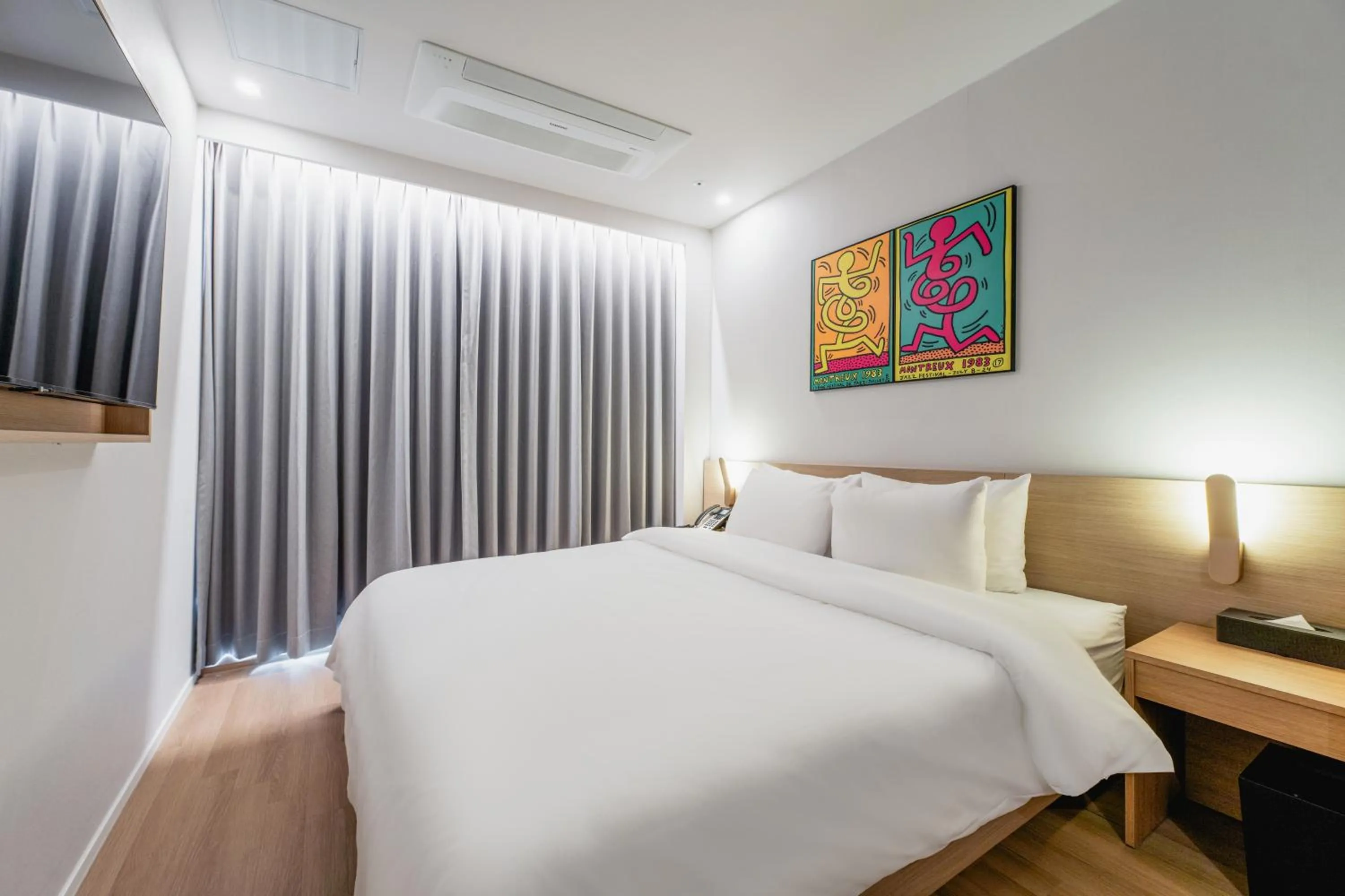 Bedroom, Bed in Gray 193 Hotel