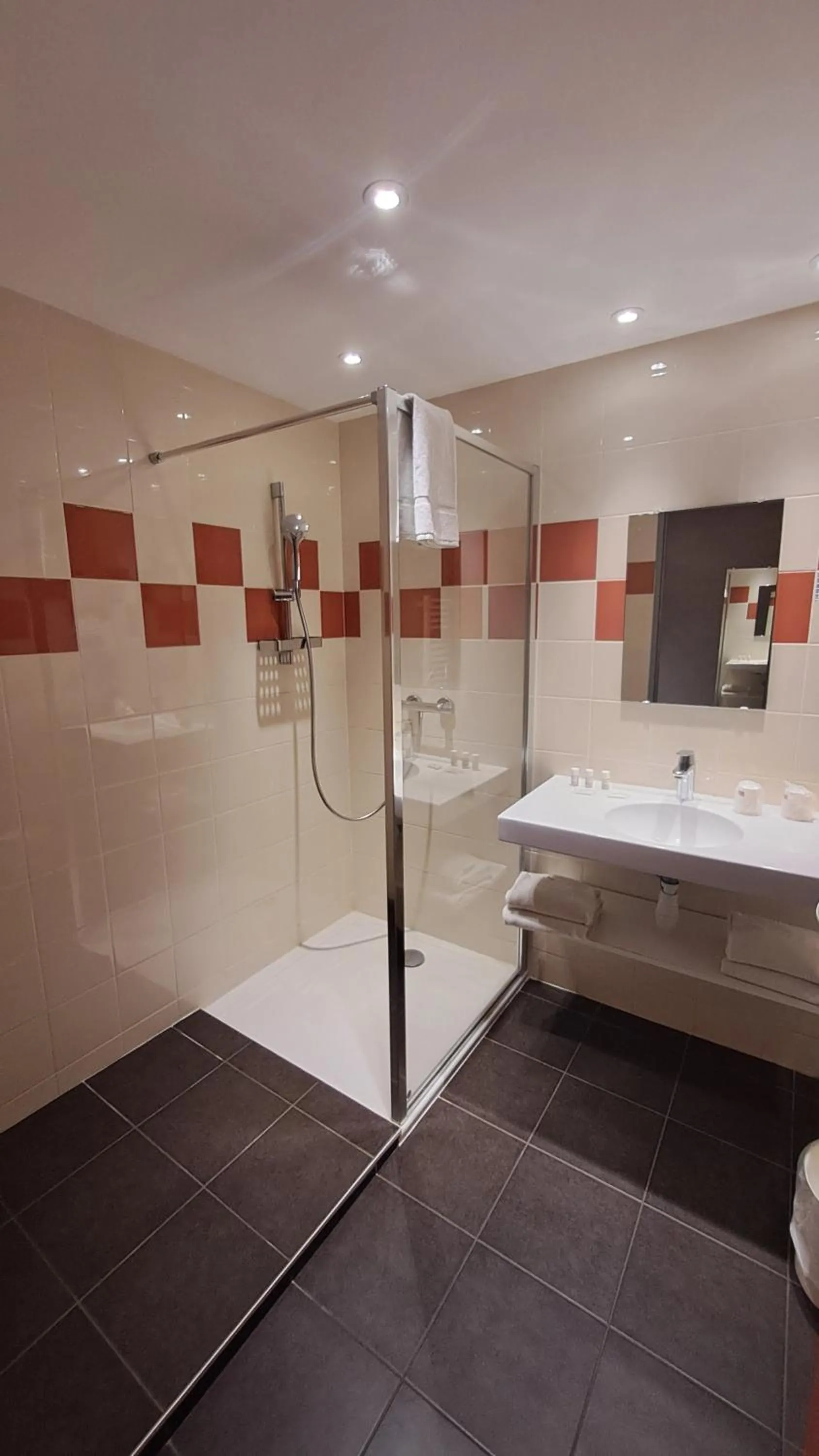 Shower in Hotel Val Vert