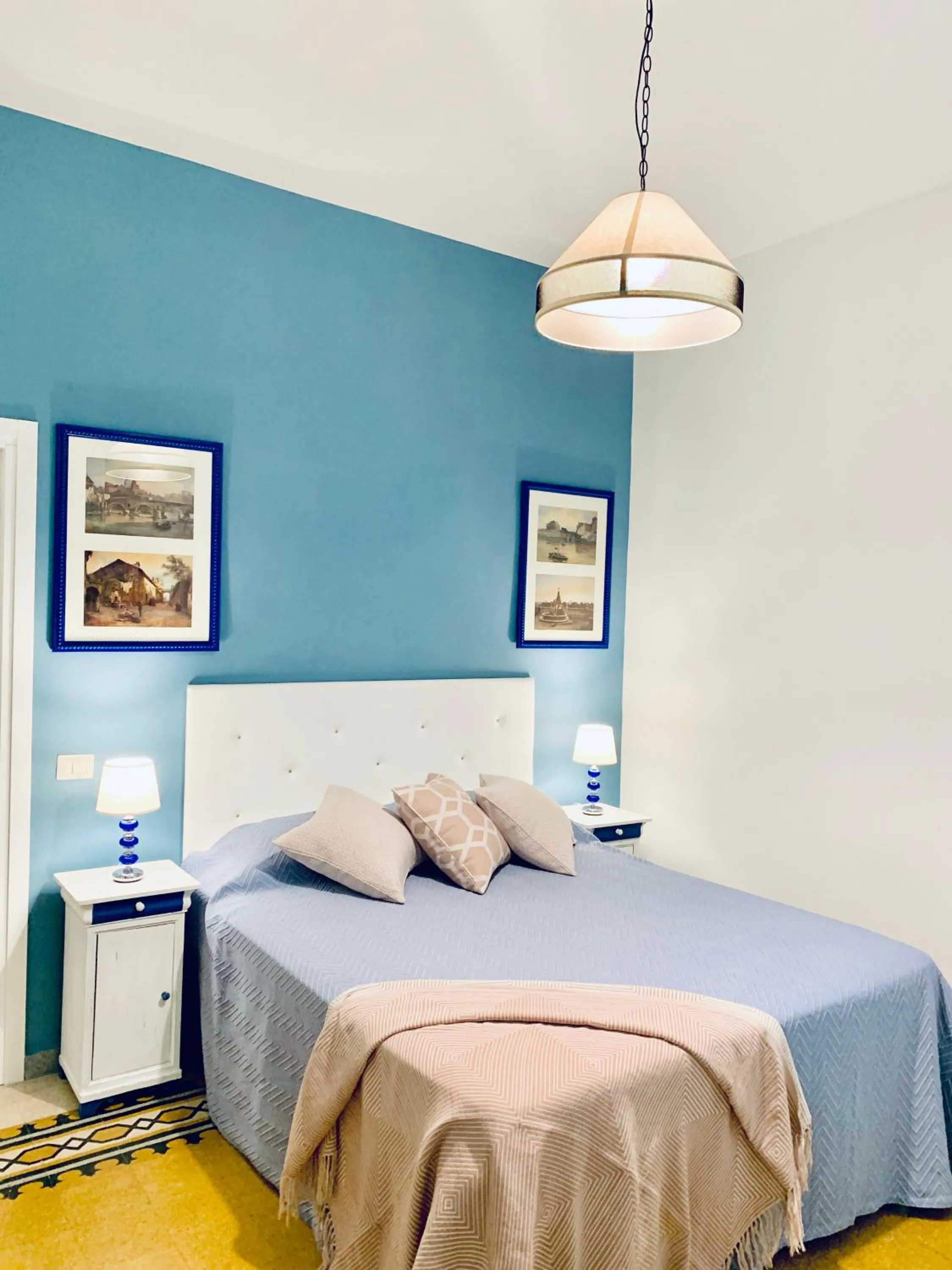 Bed in Mama Roma Domus