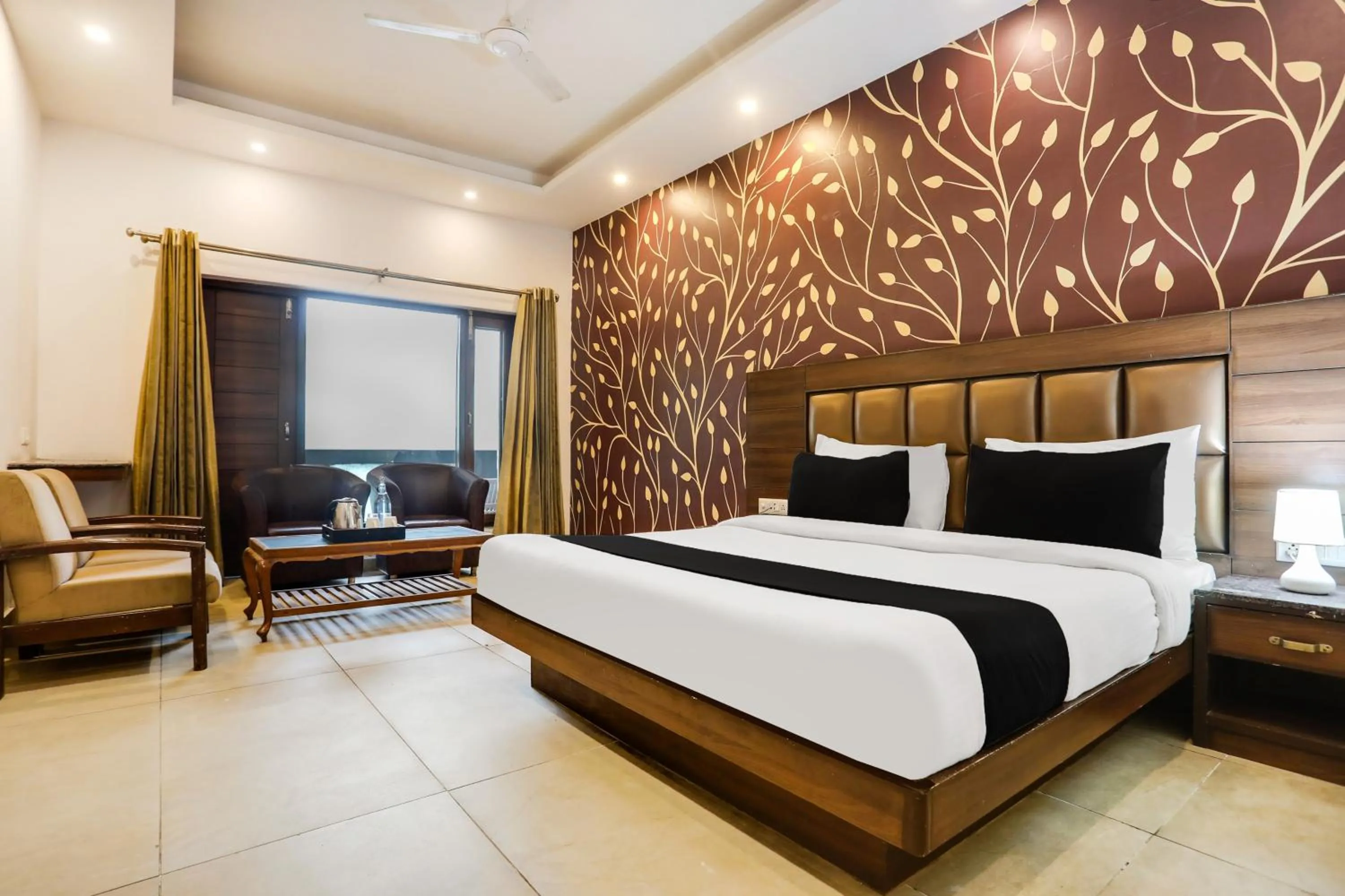 Bedroom, Bed in Collection O Mall Road Near St. Georges College