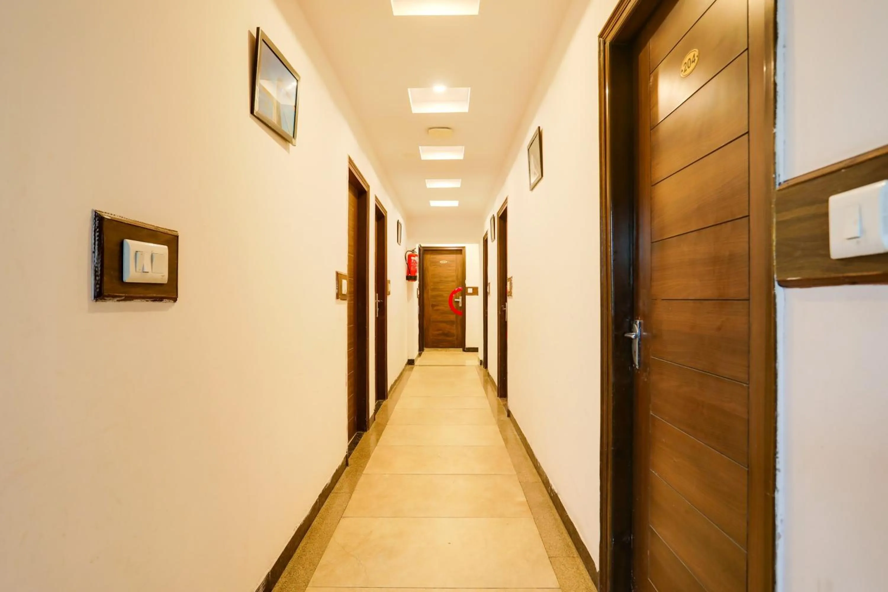 Lobby or reception in Collection O Mall Road Near St. Georges College