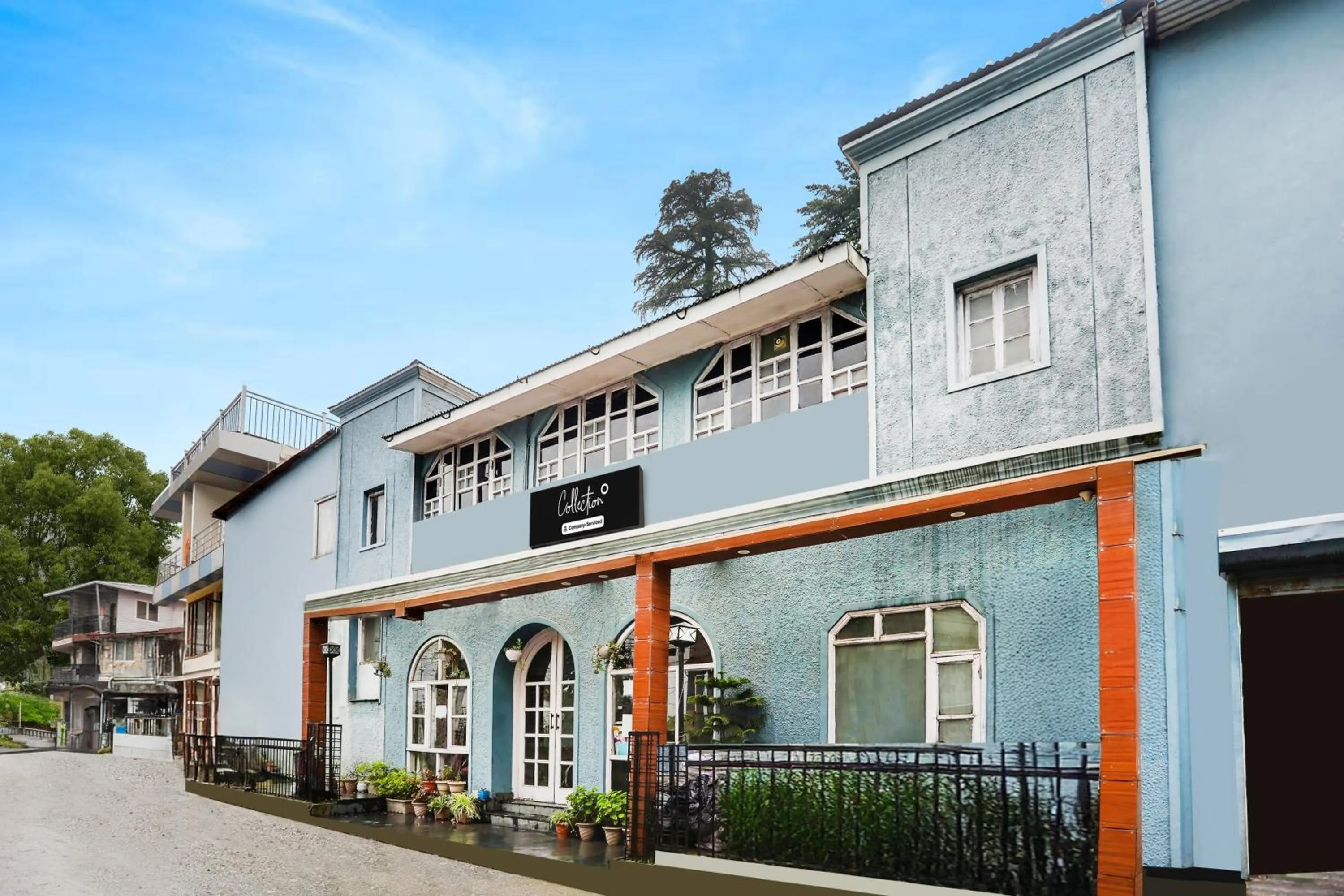 Facade/entrance in Collection O Mall Road Near St. Georges College