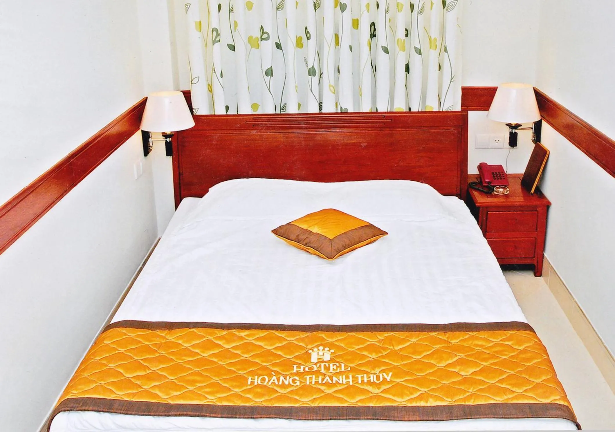 Bed in HOANG THANH THUY AIRPORT HOTEL 1 - Gần Ẩm Thực Đêm Chợ Hoàng Hoa Thám