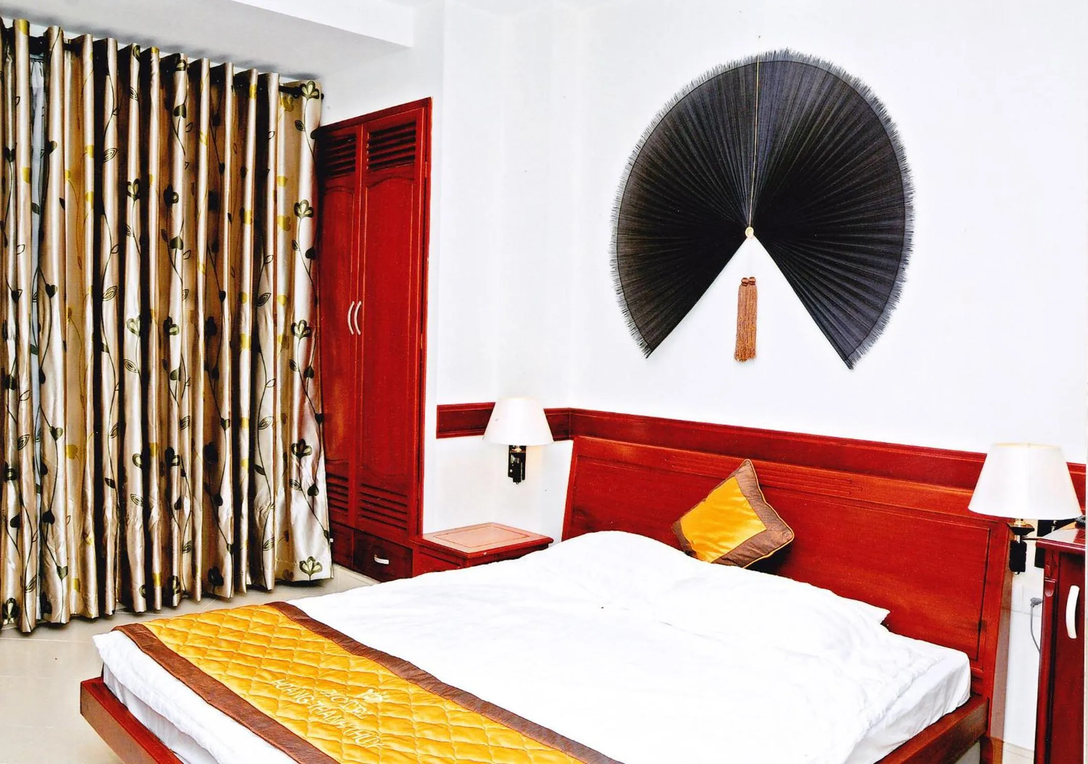 Bed in HOANG THANH THUY AIRPORT HOTEL 1 - Gần Ẩm Thực Đêm Chợ Hoàng Hoa Thám
