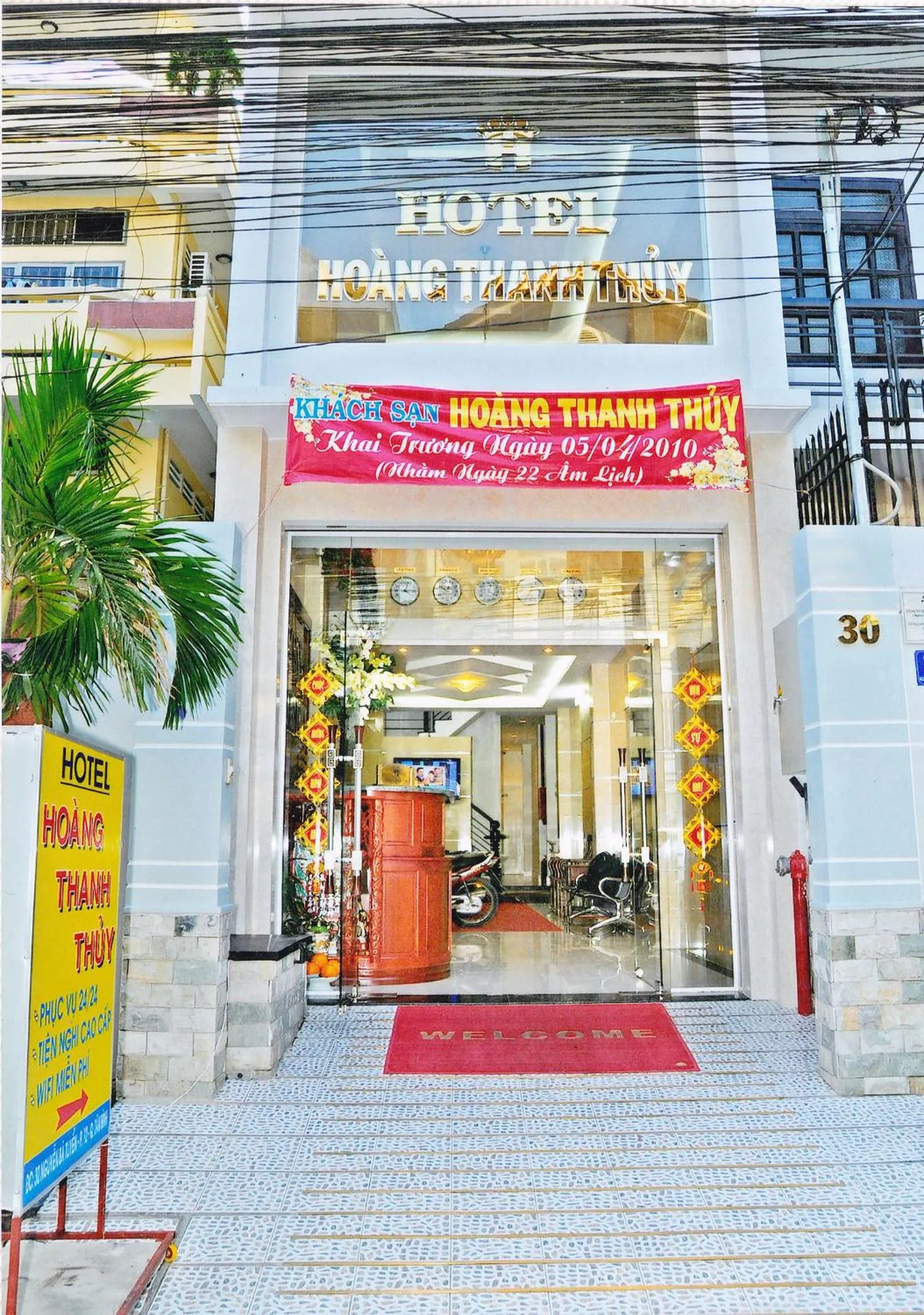 HOANG THANH THUY AIRPORT HOTEL 1 - Gần Ẩm Thực Đêm Chợ Hoàng Hoa Thám
