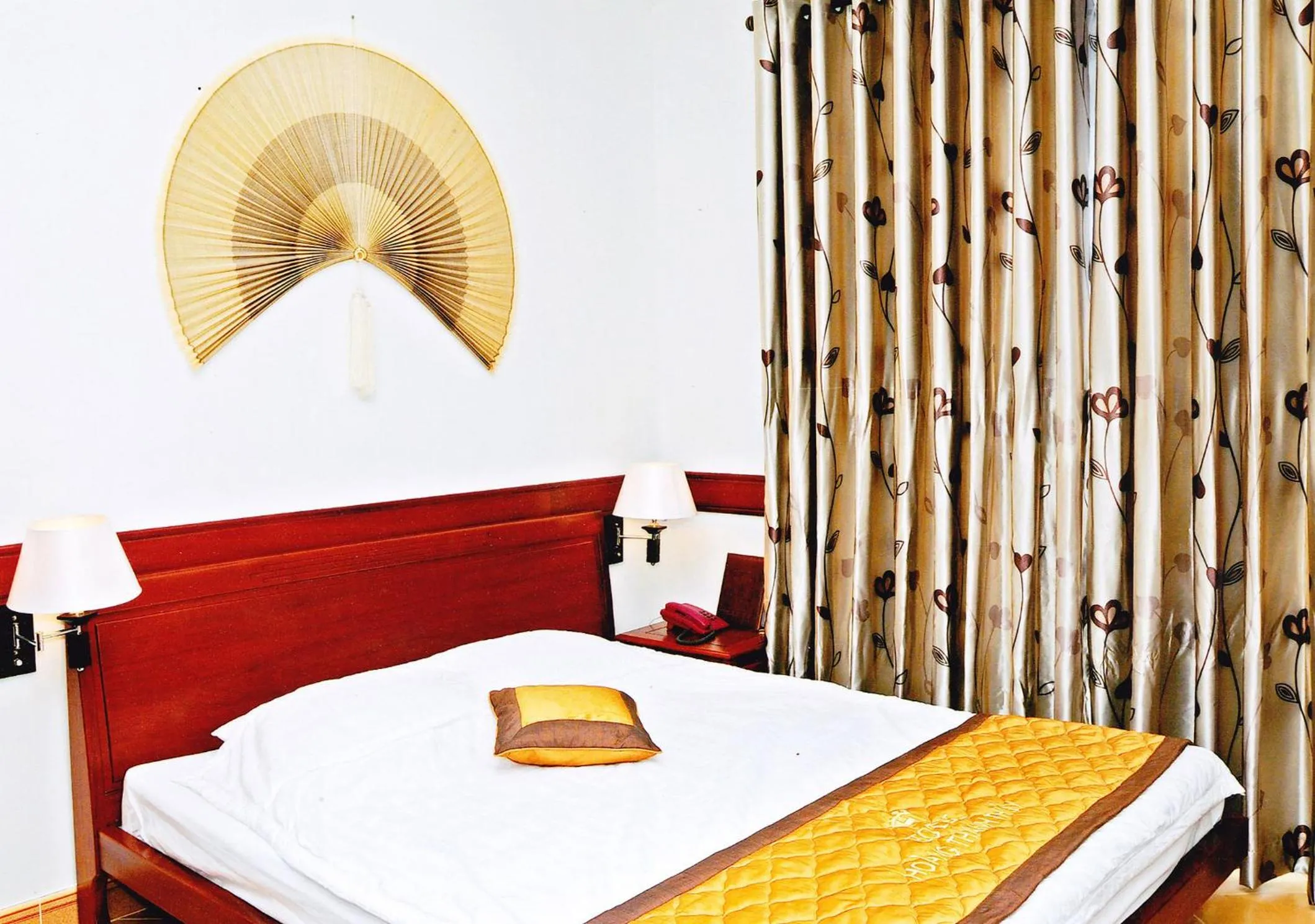 Bed in HOANG THANH THUY AIRPORT HOTEL 1 - Gần Ẩm Thực Đêm Chợ Hoàng Hoa Thám
