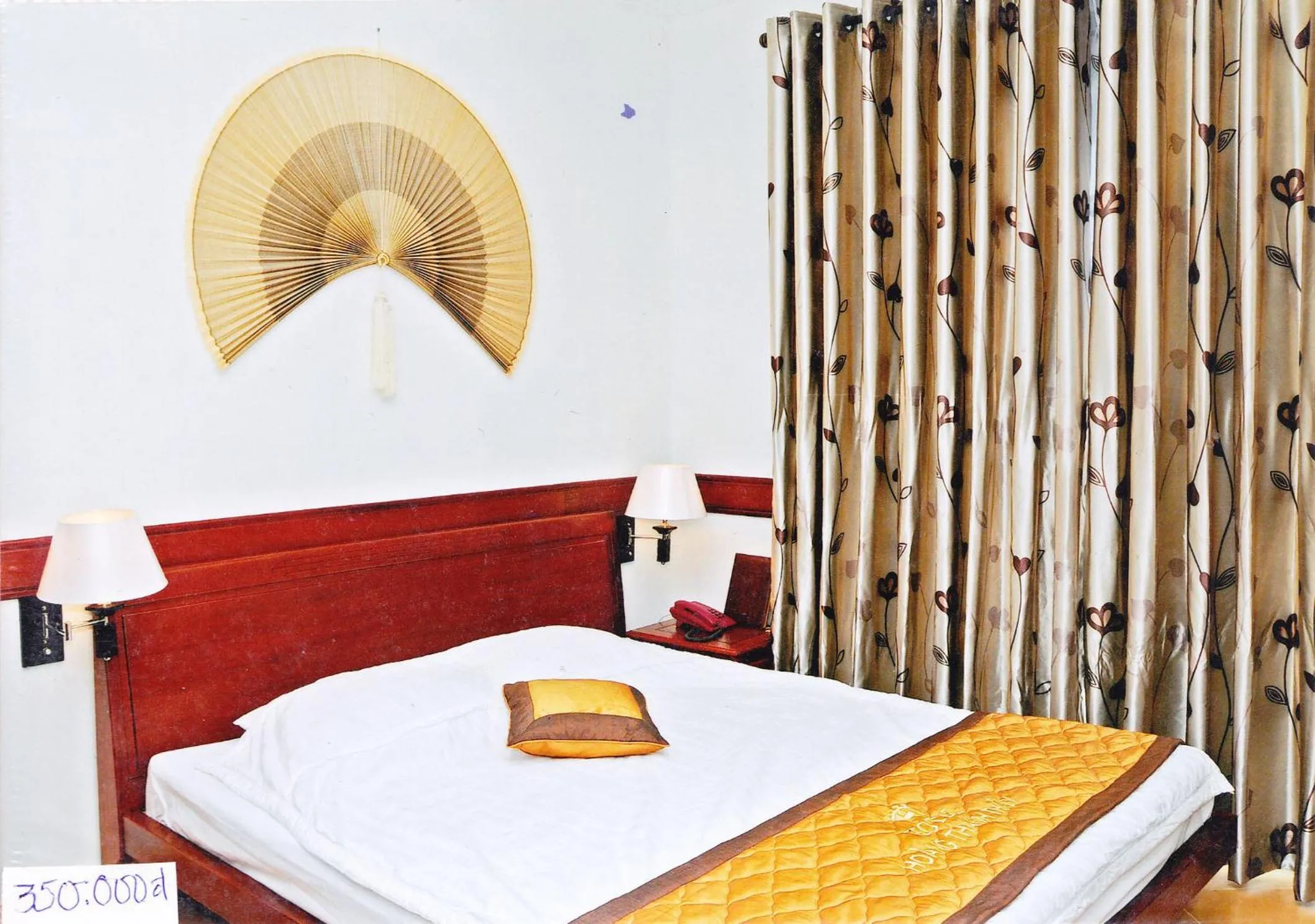 Bed in HOANG THANH THUY AIRPORT HOTEL 1 - Gần Ẩm Thực Đêm Chợ Hoàng Hoa Thám