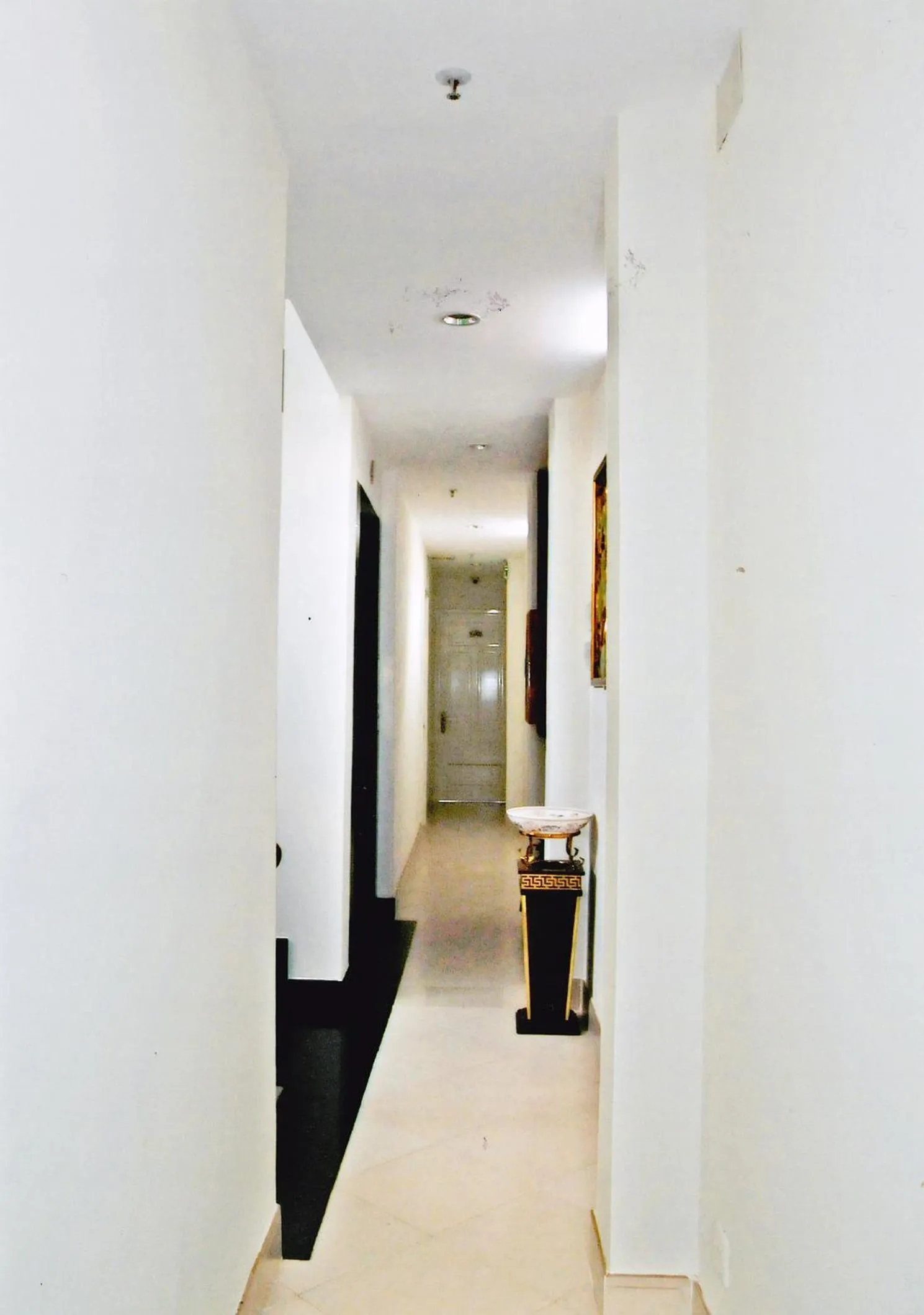 HOANG THANH THUY AIRPORT HOTEL 1 - Gần Ẩm Thực Đêm Chợ Hoàng Hoa Thám