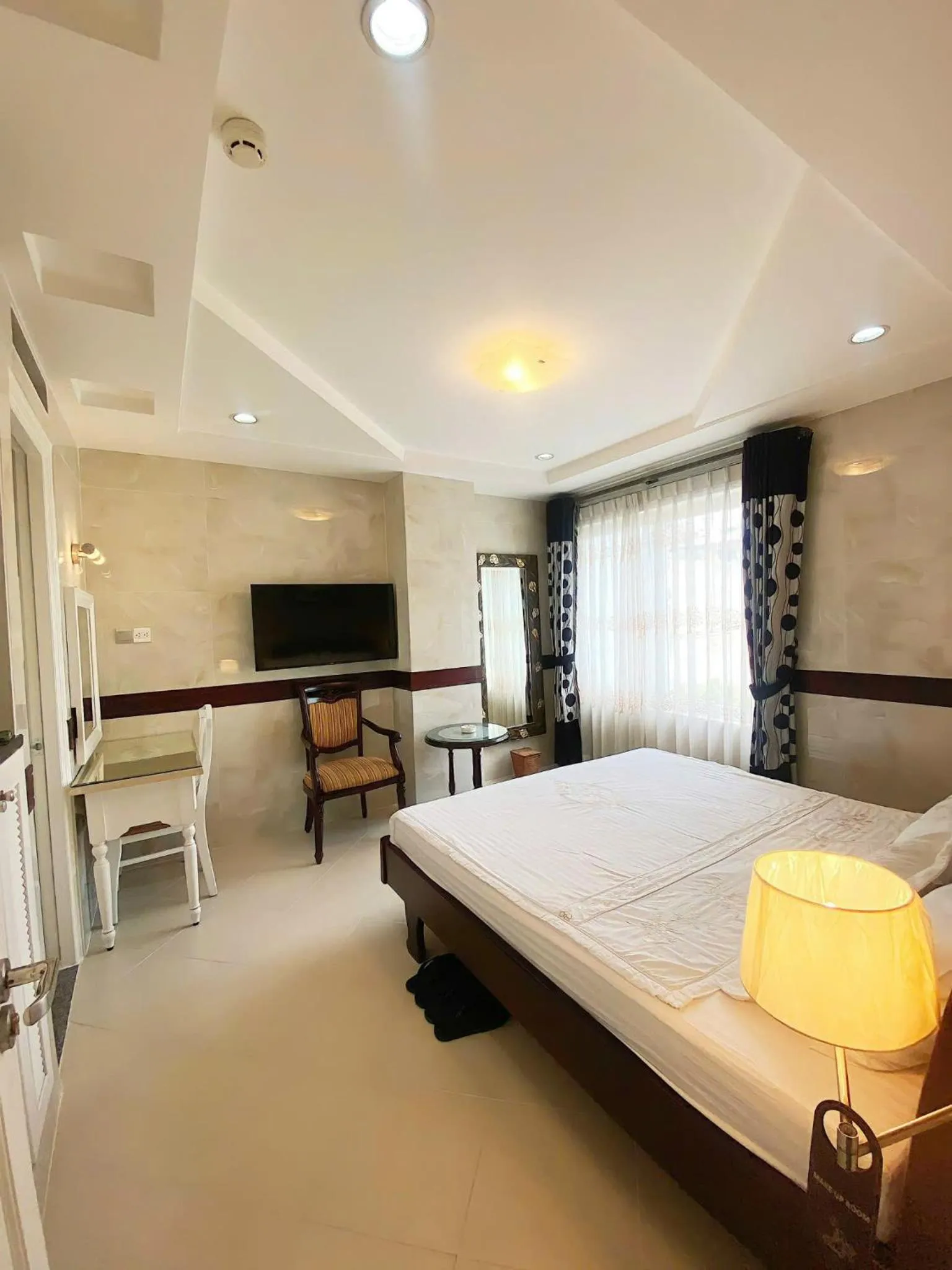 Bed in HOANG THANH THUY AIRPORT HOTEL 2 - Gần Ẩm Thực Đêm Chợ Hoàng Hoa Thám