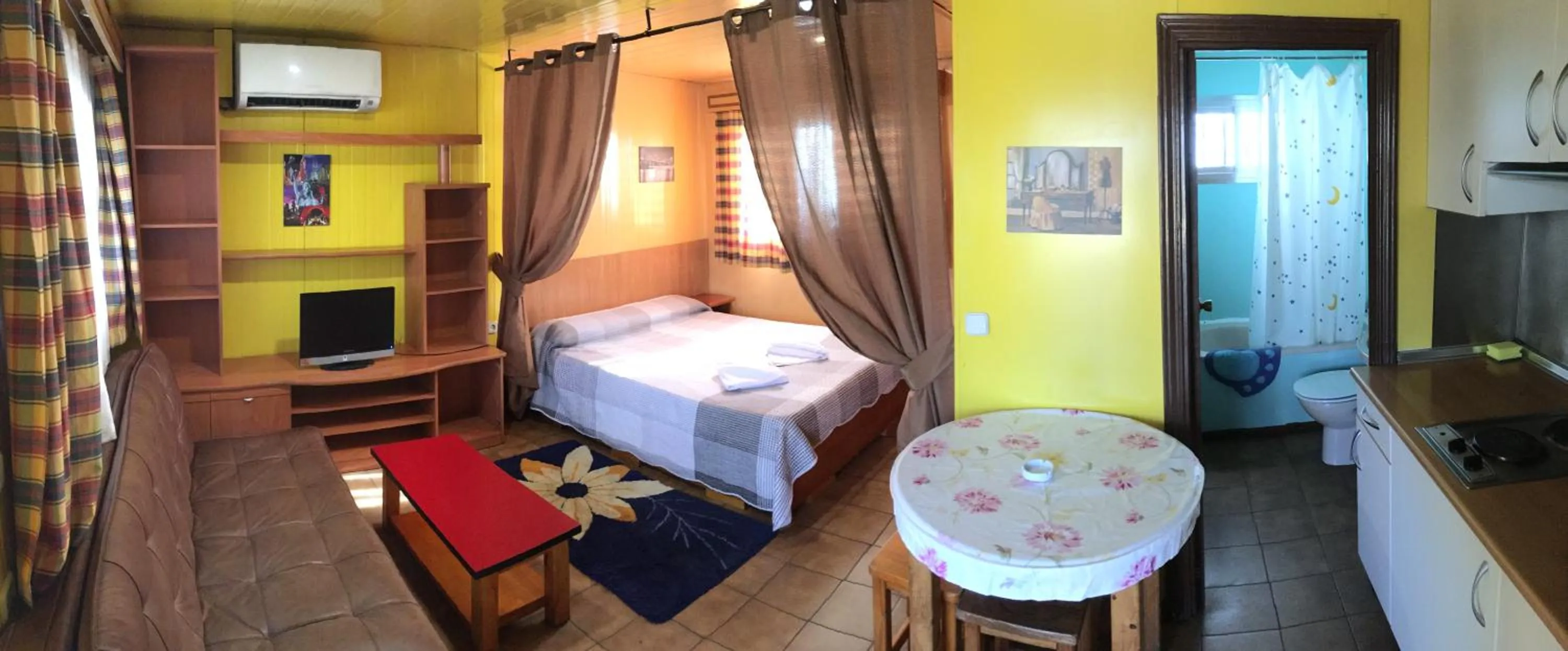 Bed in Bungalows Alpha