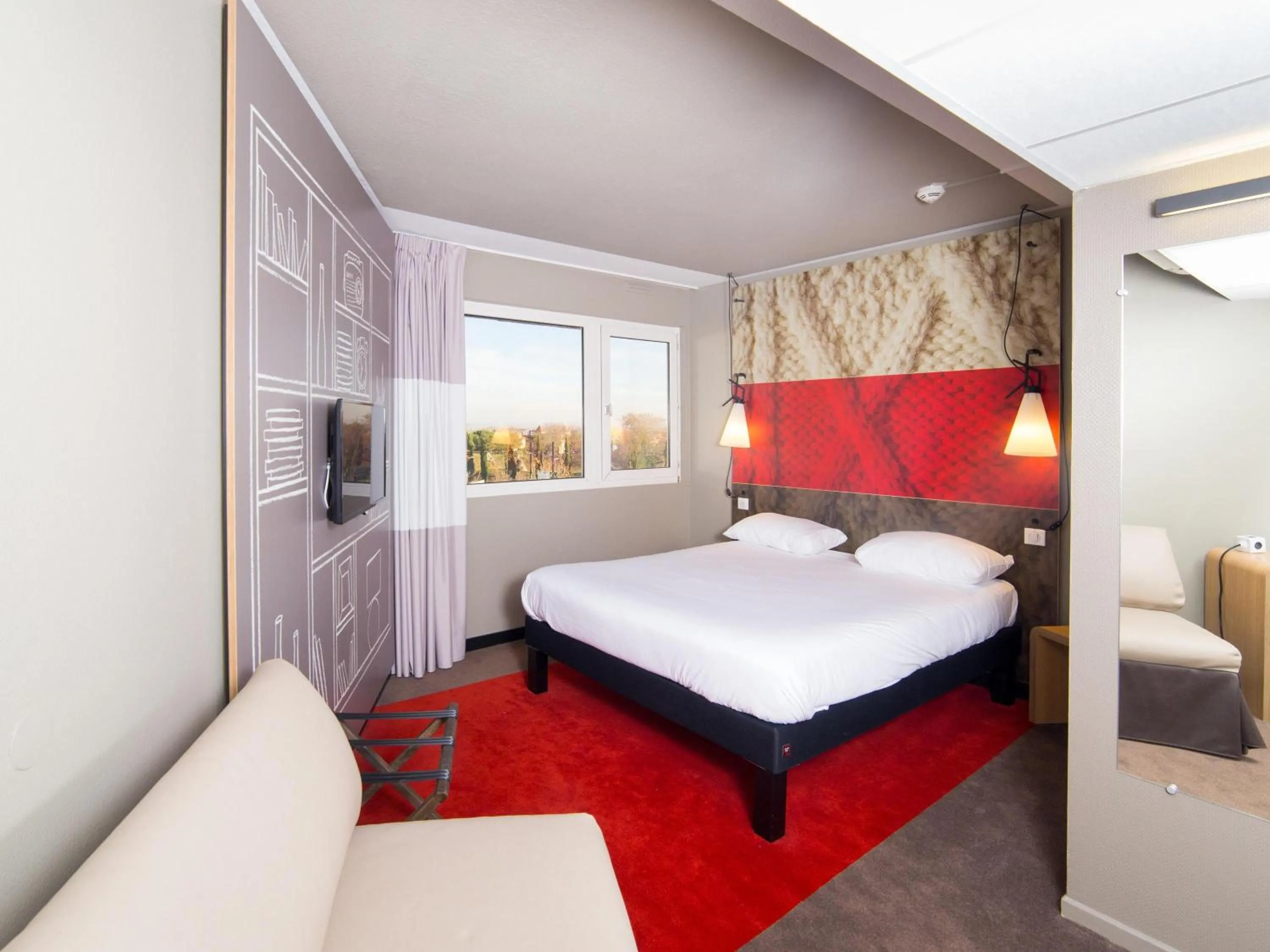 Bedroom, Bed in Ibis Toulouse Purpan Aeroport