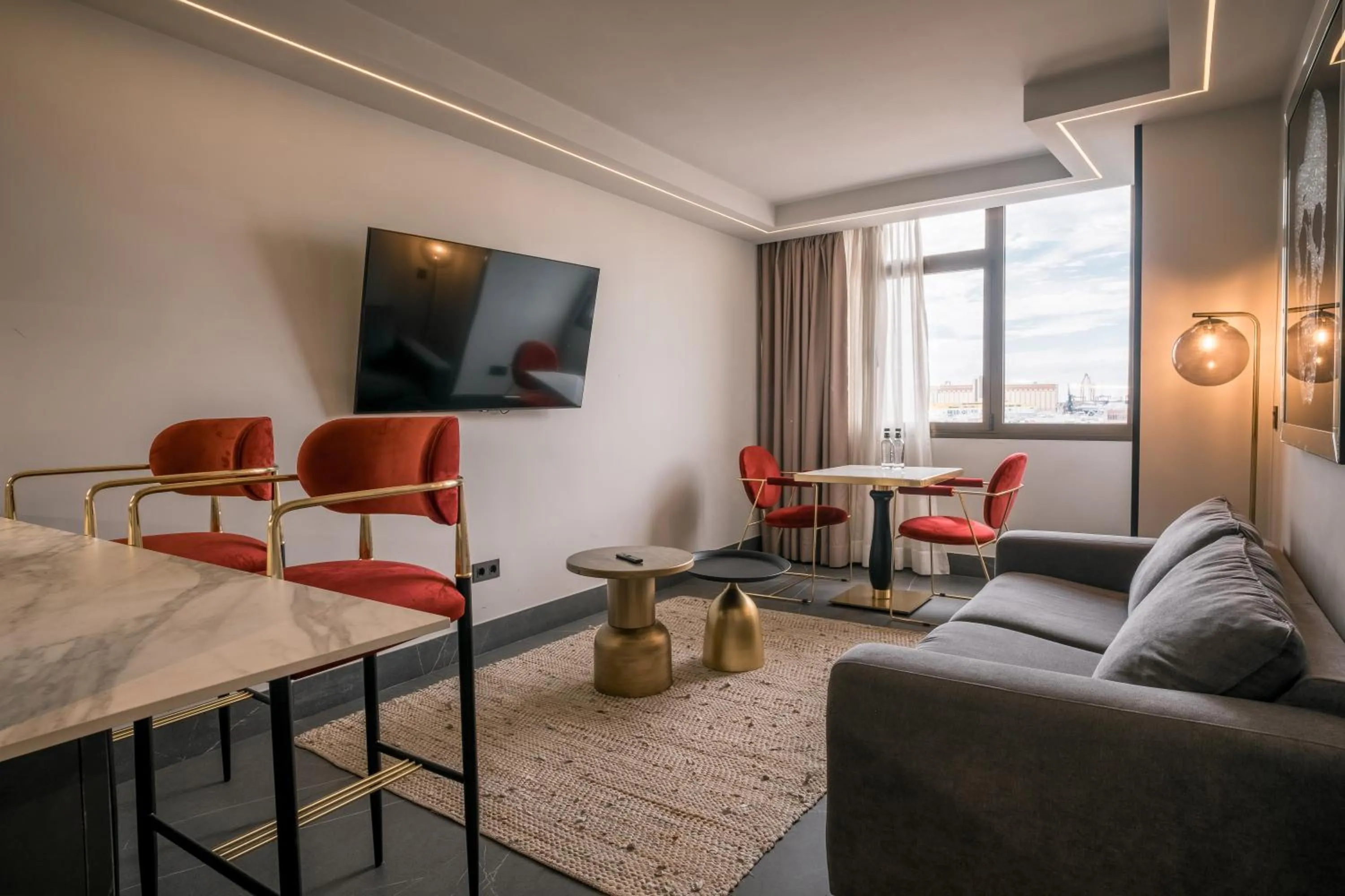 TV and multimedia in Poem Suites, Las Canteras