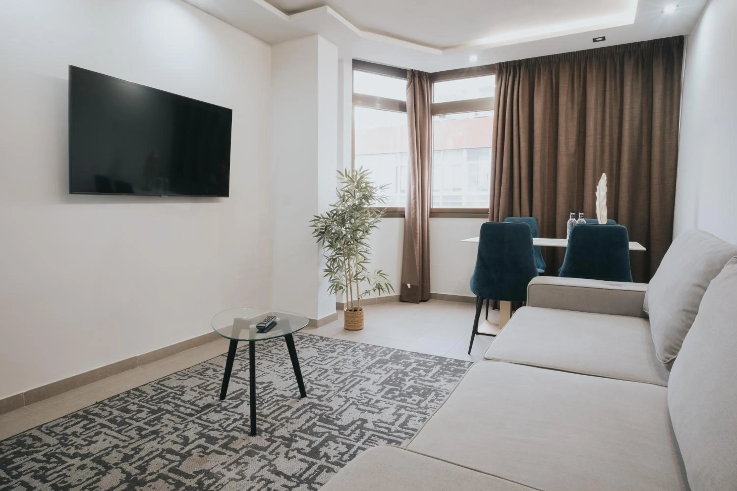 TV and multimedia in Poem Suites, Las Canteras