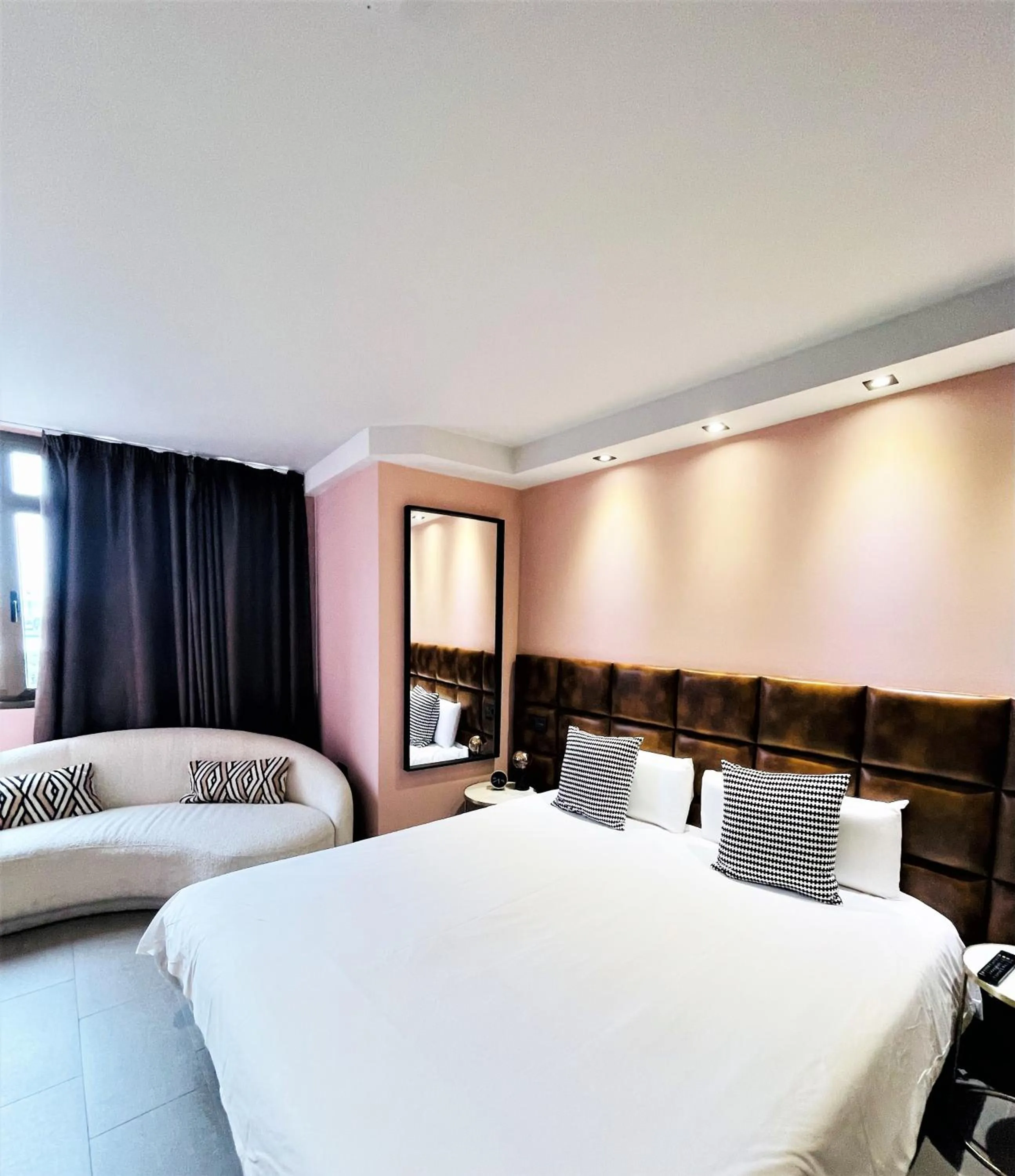 Living room, Bed in Poem Suites, Las Canteras