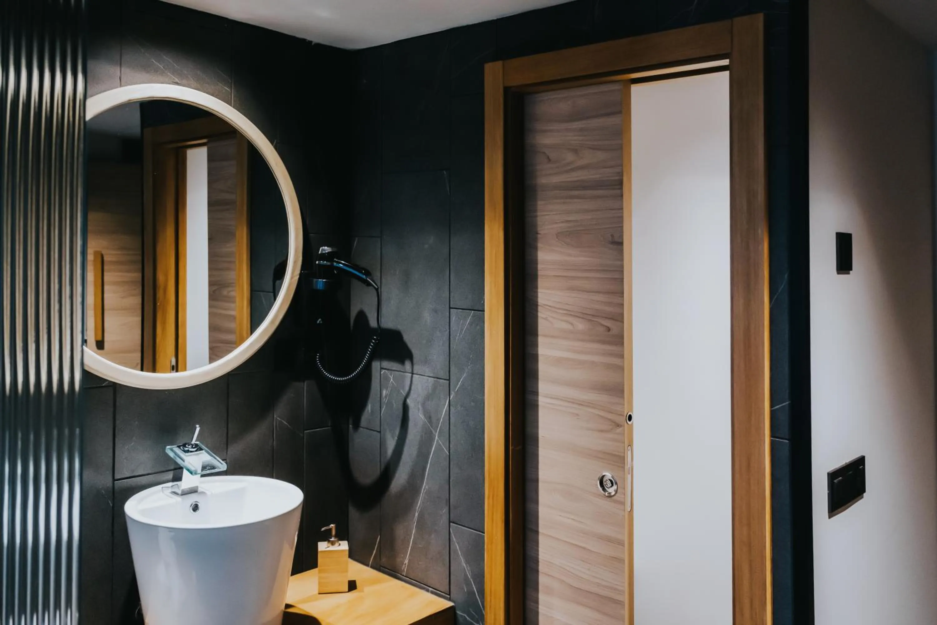 Toilet in Poem Suites, Las Canteras