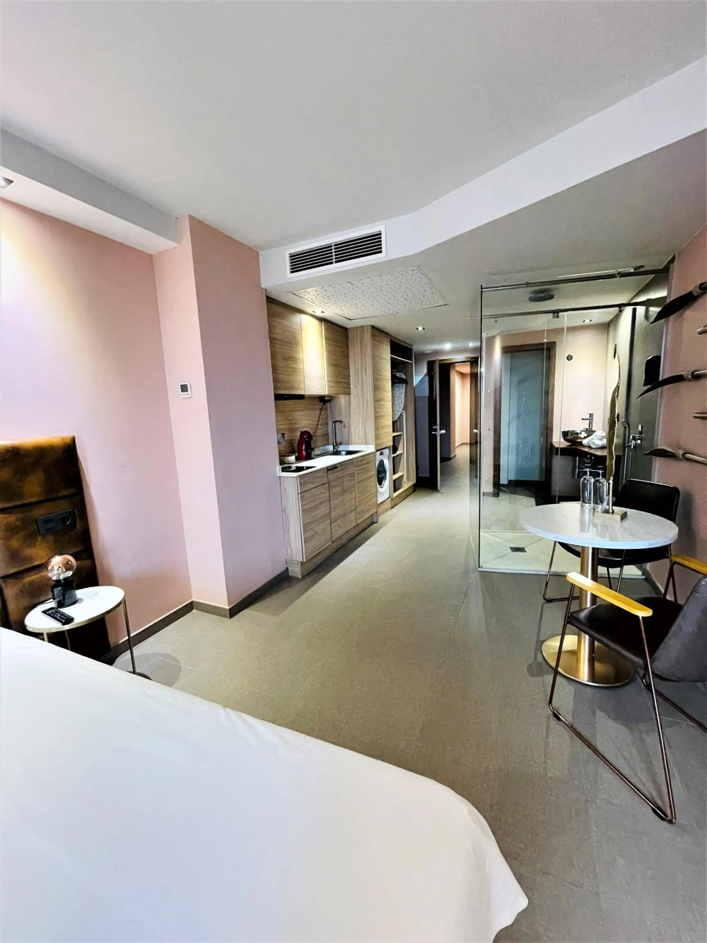 Shower, Bed in Poem Suites, Las Canteras