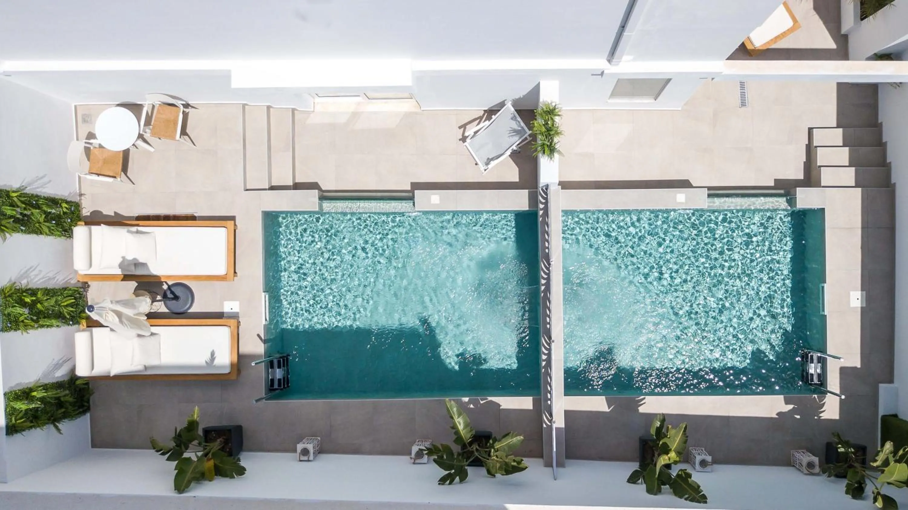 Pool view in Casa Stavris