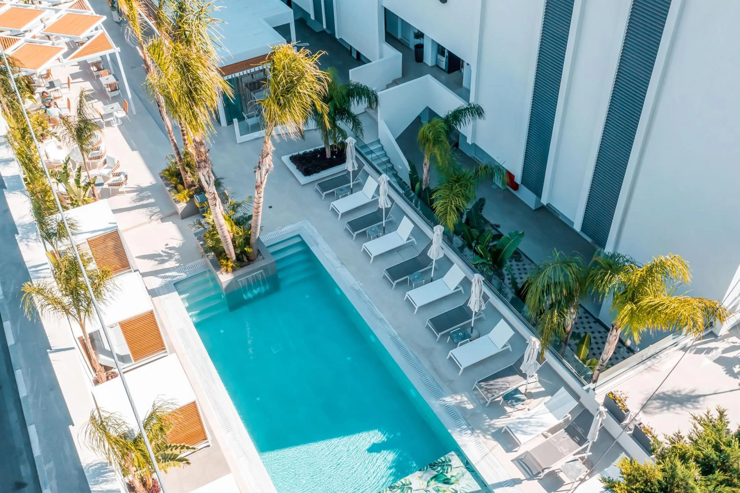 Property building in Casa Stavris