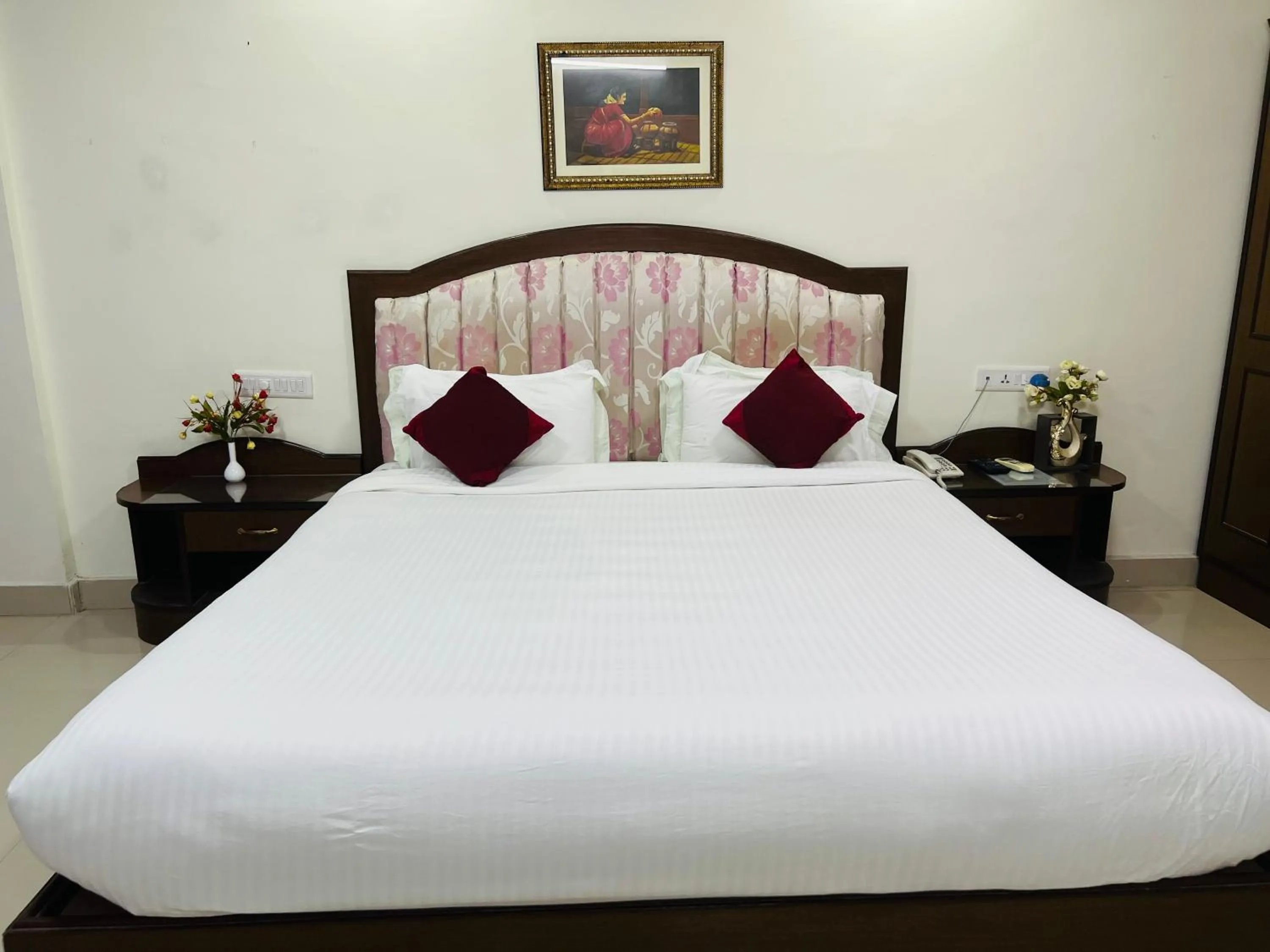 Bedroom, Bed in Bodhgaya Regency Hotel