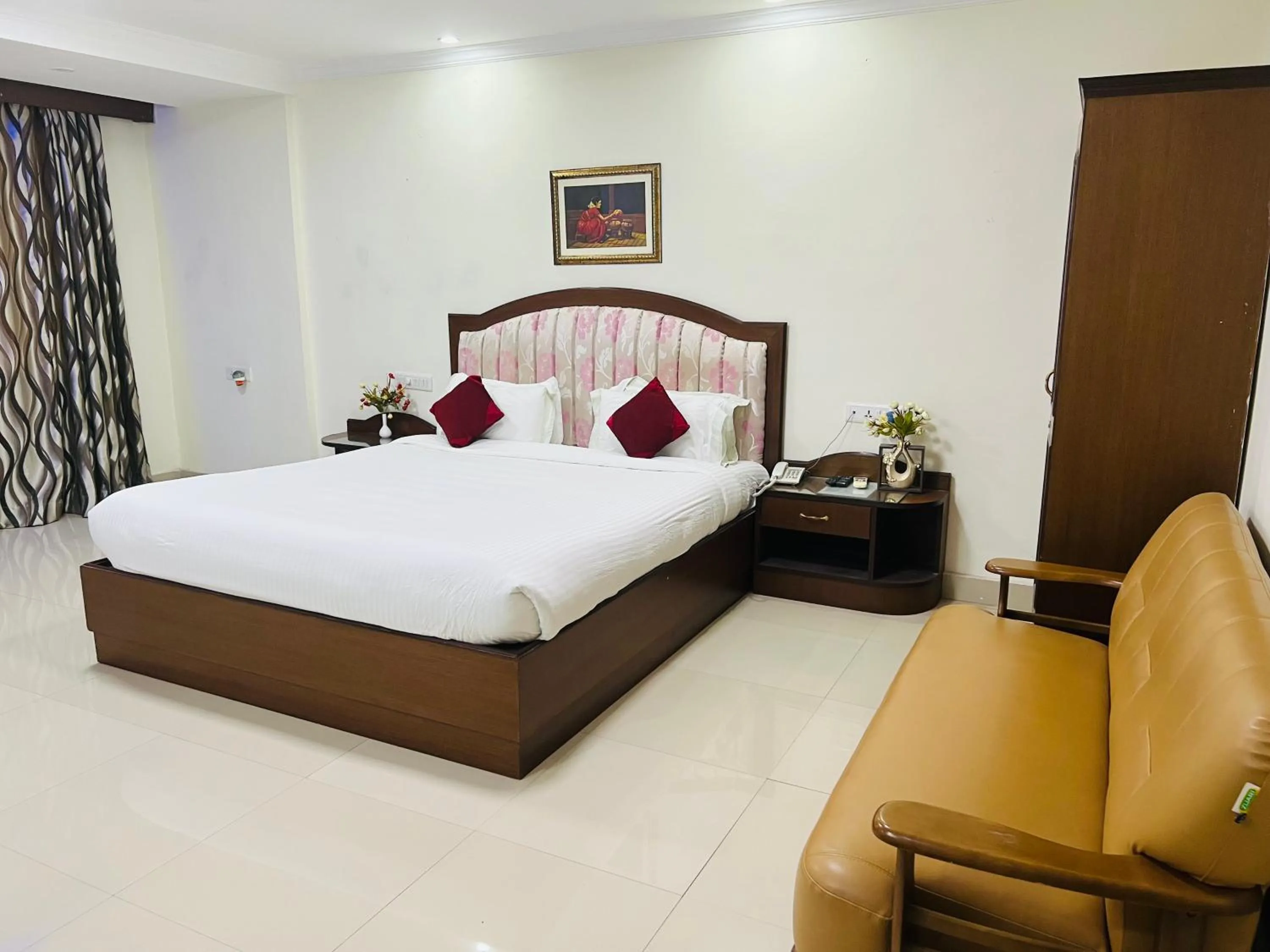 Bedroom, Bed in Bodhgaya Regency Hotel
