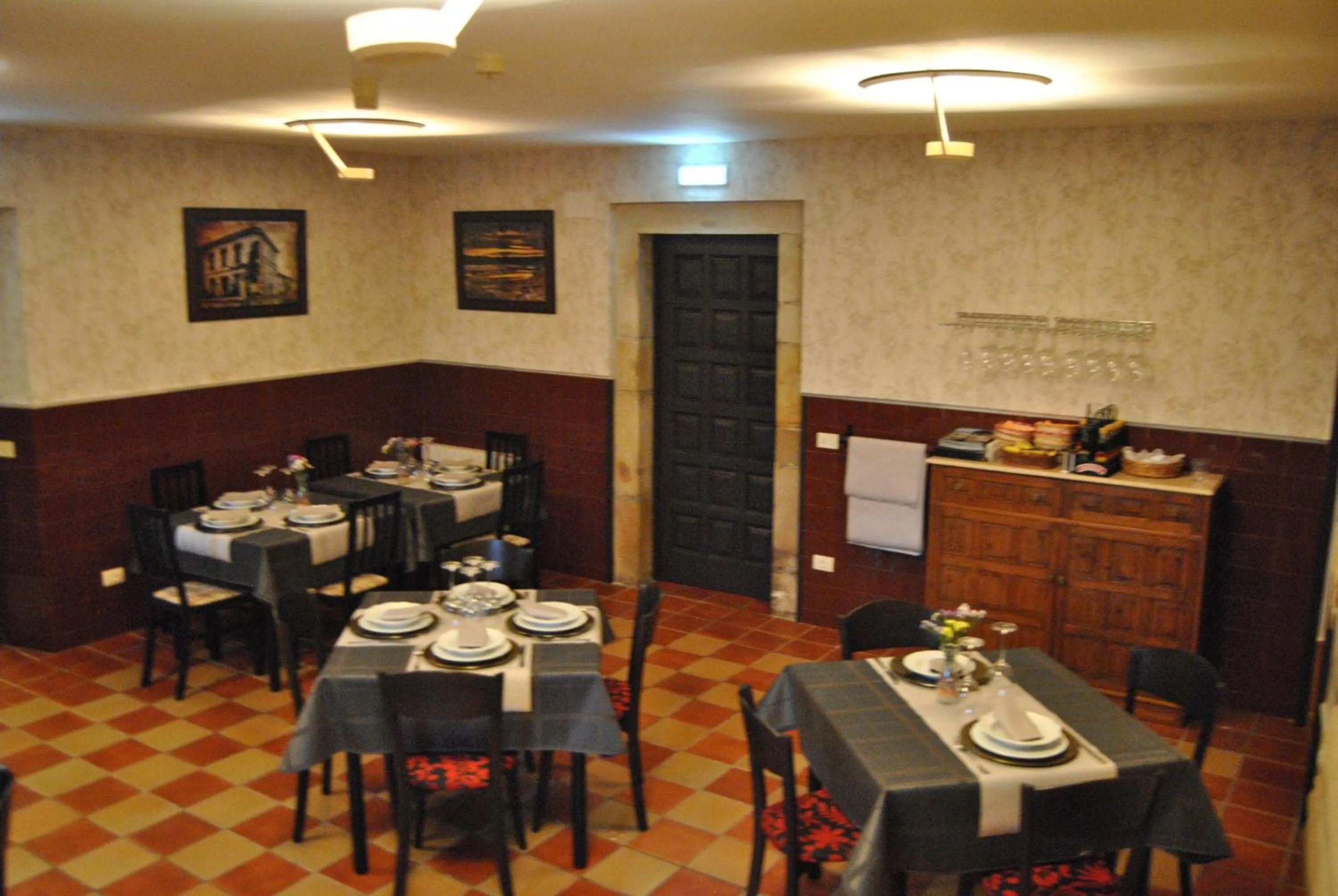 Restaurant/places to eat in Hotel Palacio de los Vallados