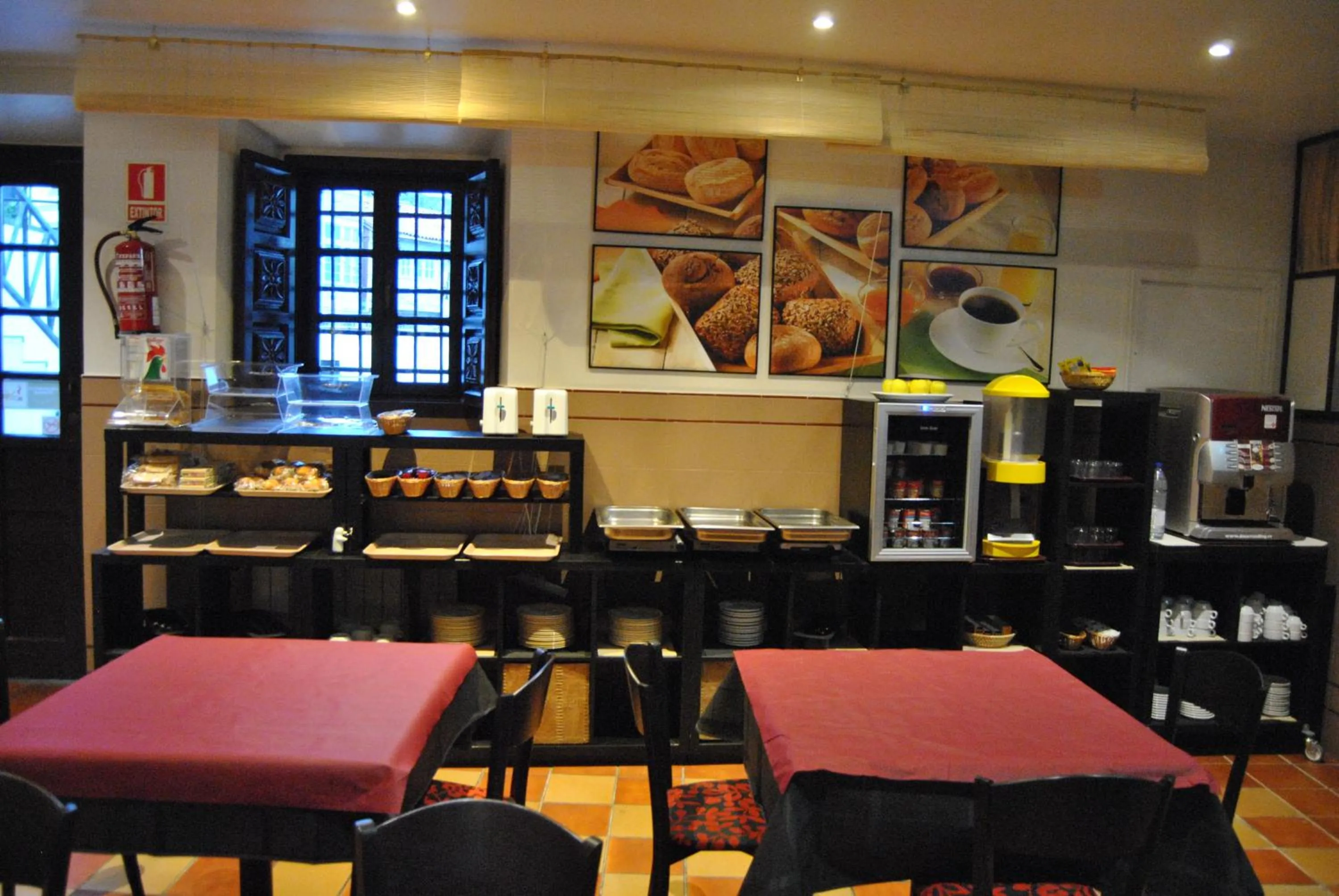 Restaurant/places to eat in Hotel Palacio de los Vallados