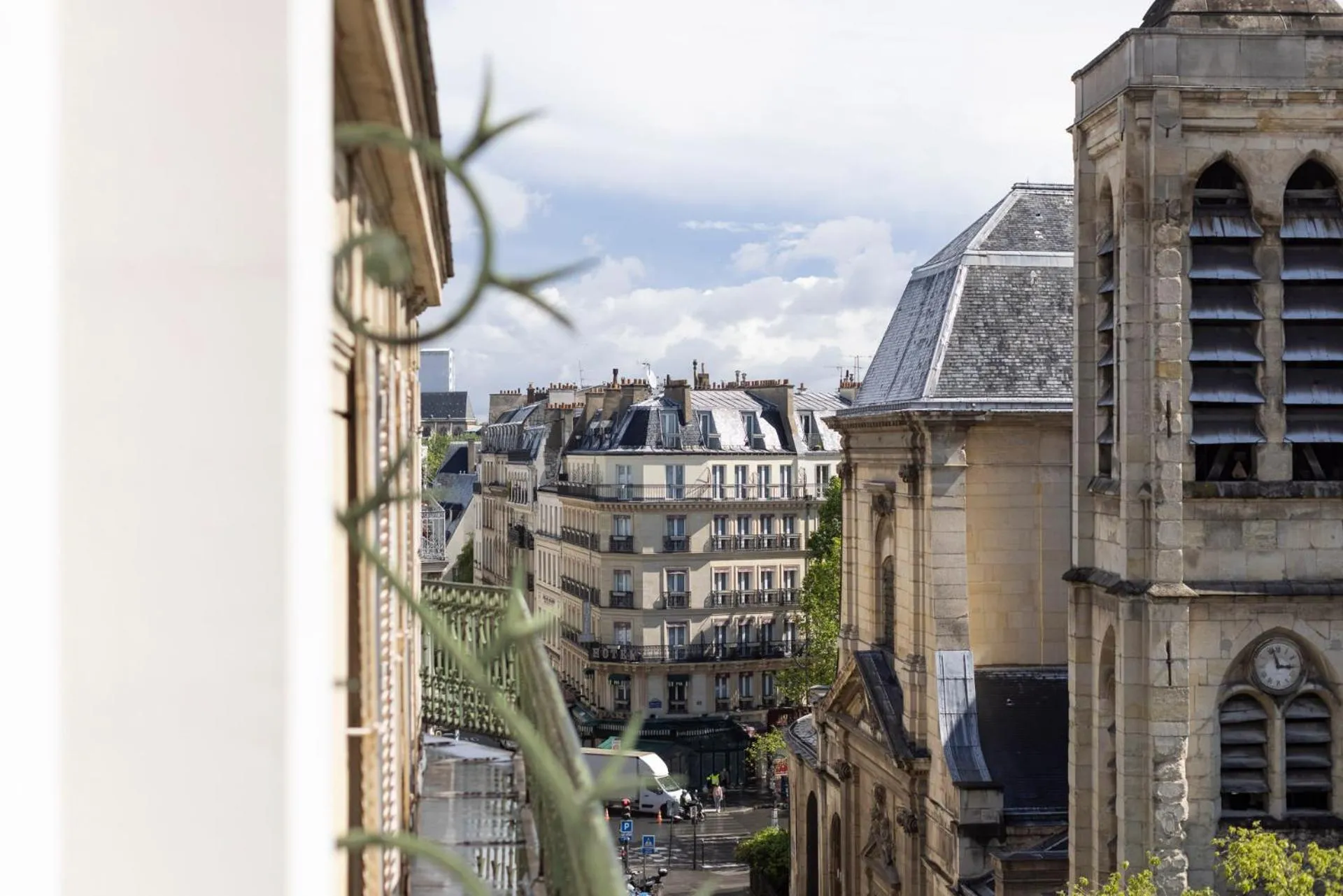 Neighbourhood in Hôtel Oratio