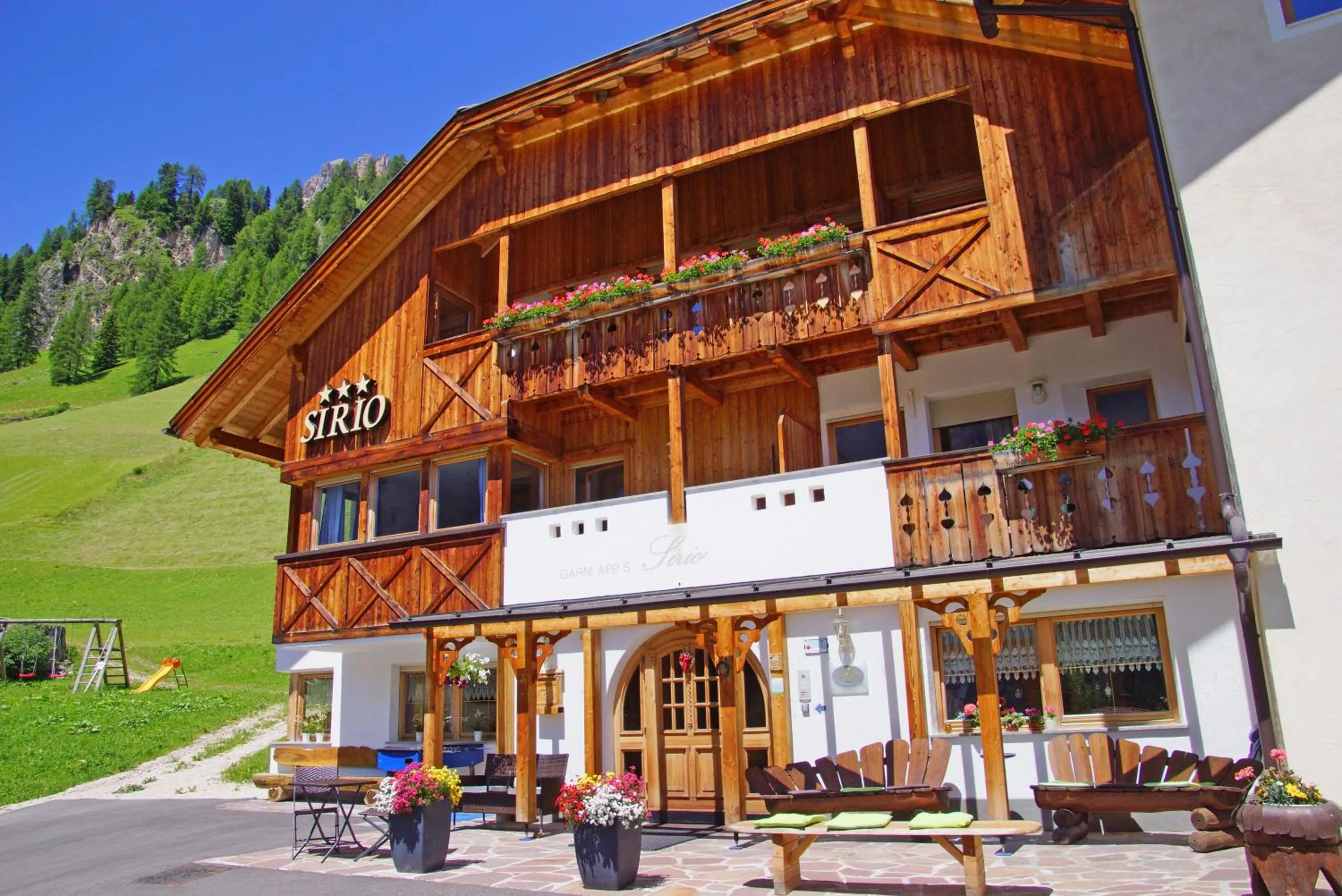 Property building in Garnì Sirio