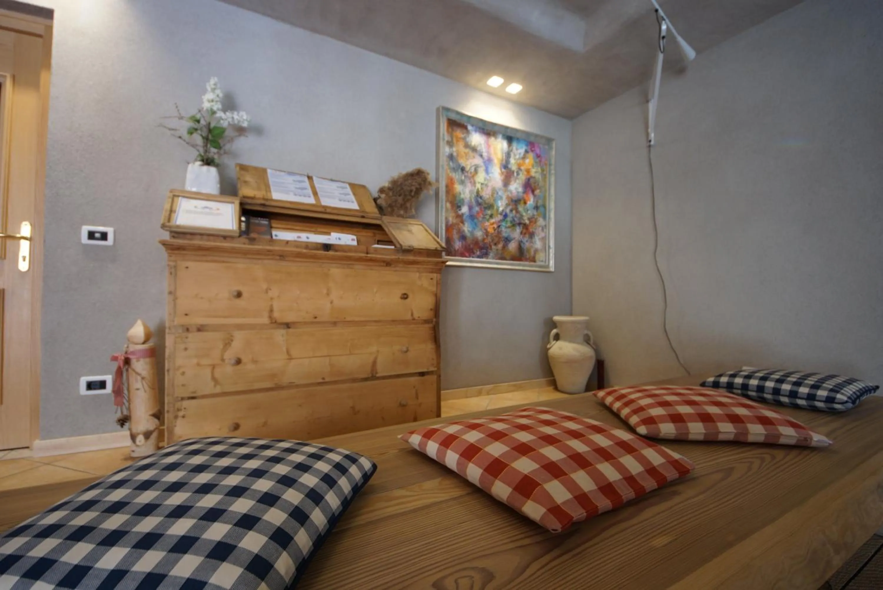 Decorative detail in Garnì Sirio