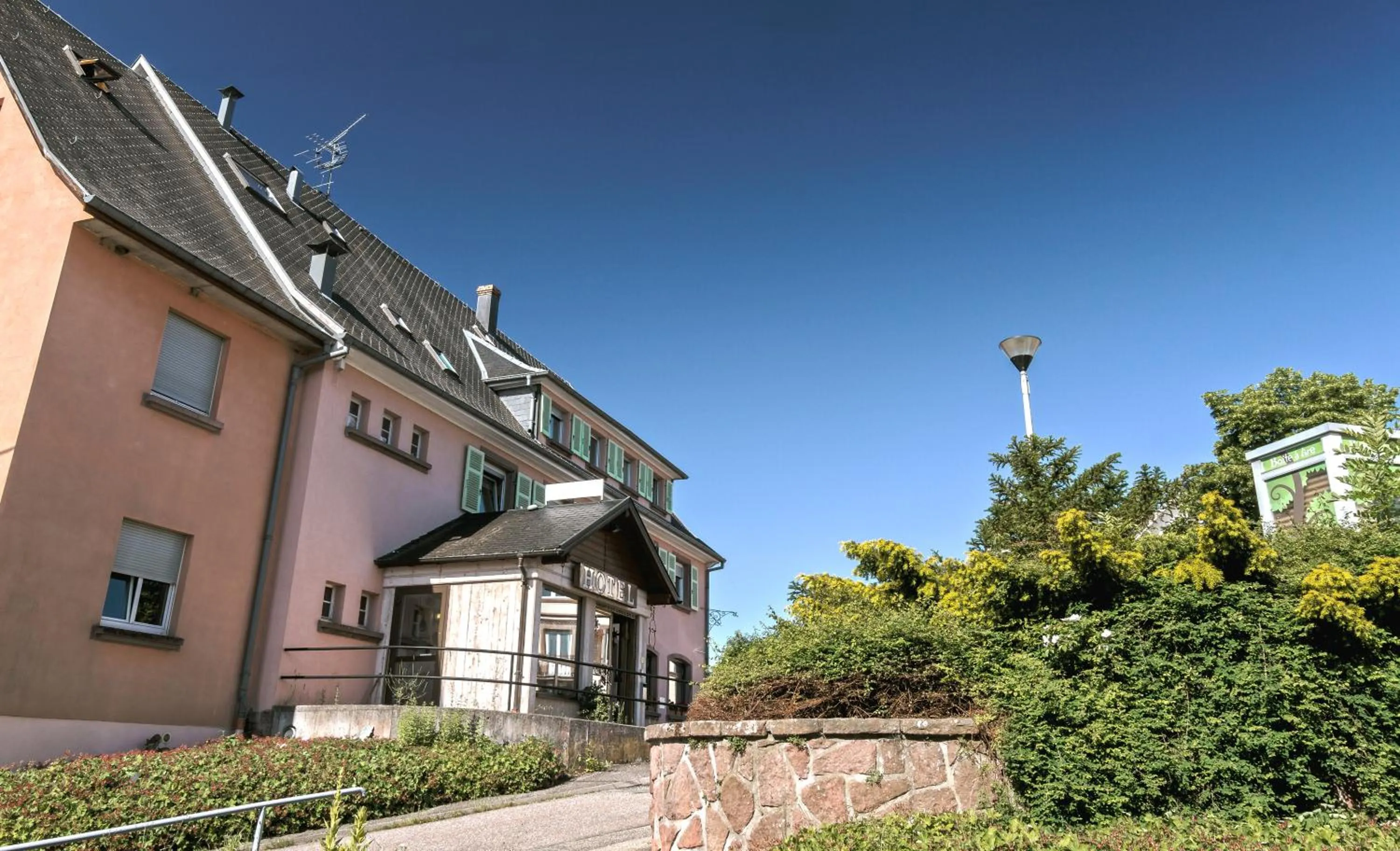Facade/entrance in Hôtel Restaurant et Spa Au Tilleul