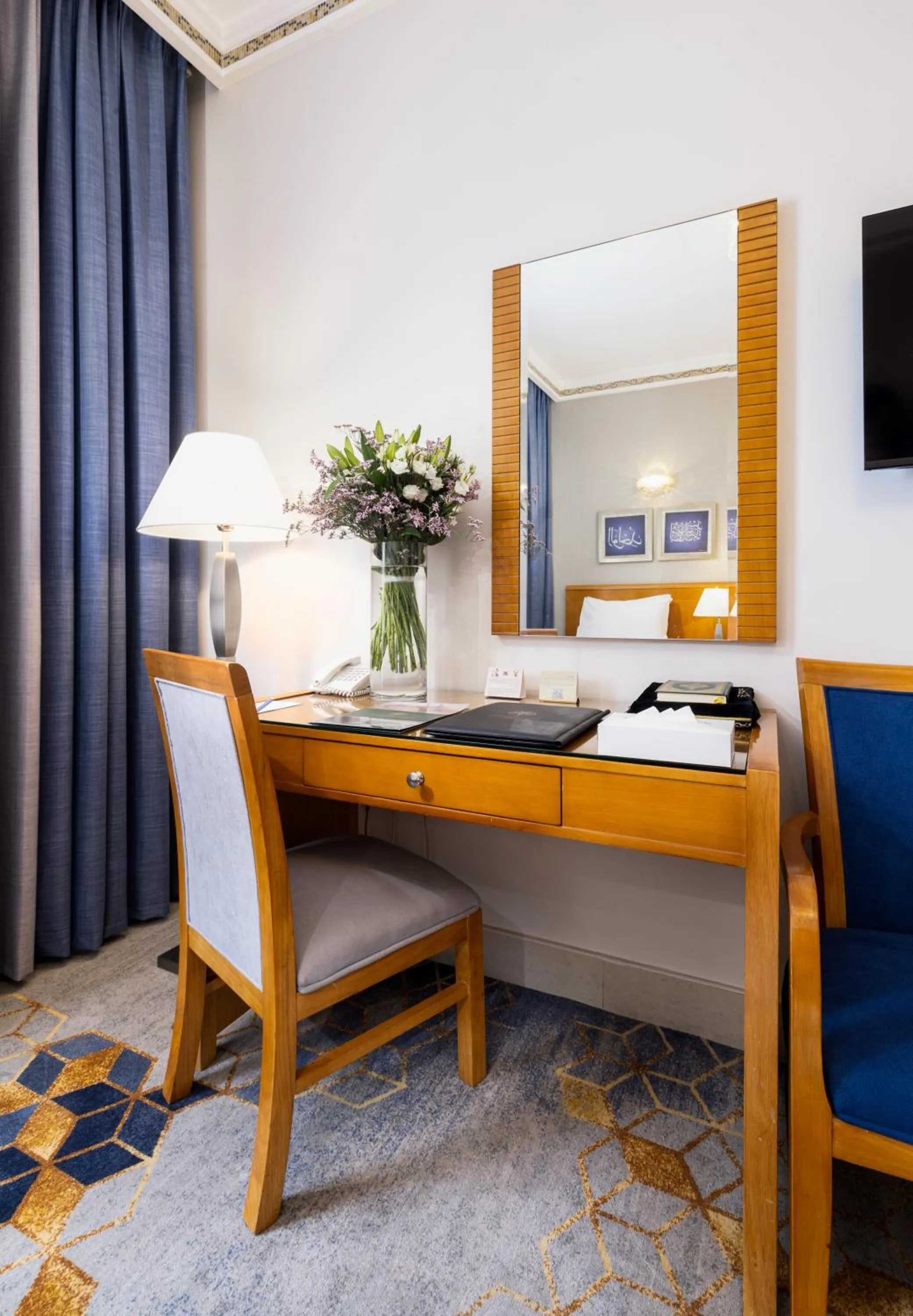 hair dresser in Emaar Grand Hotel